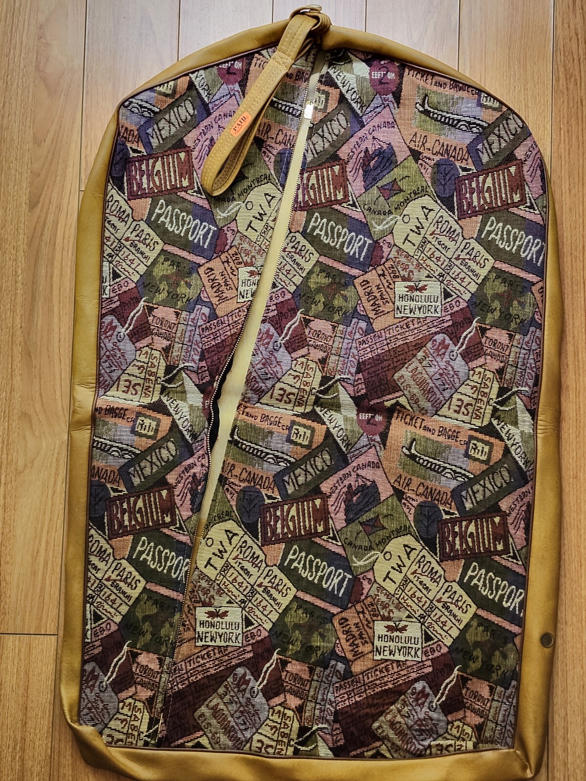 Vintage Beautiful 70s Tapestry Around The World Brown Faux Leather Garmet Bag