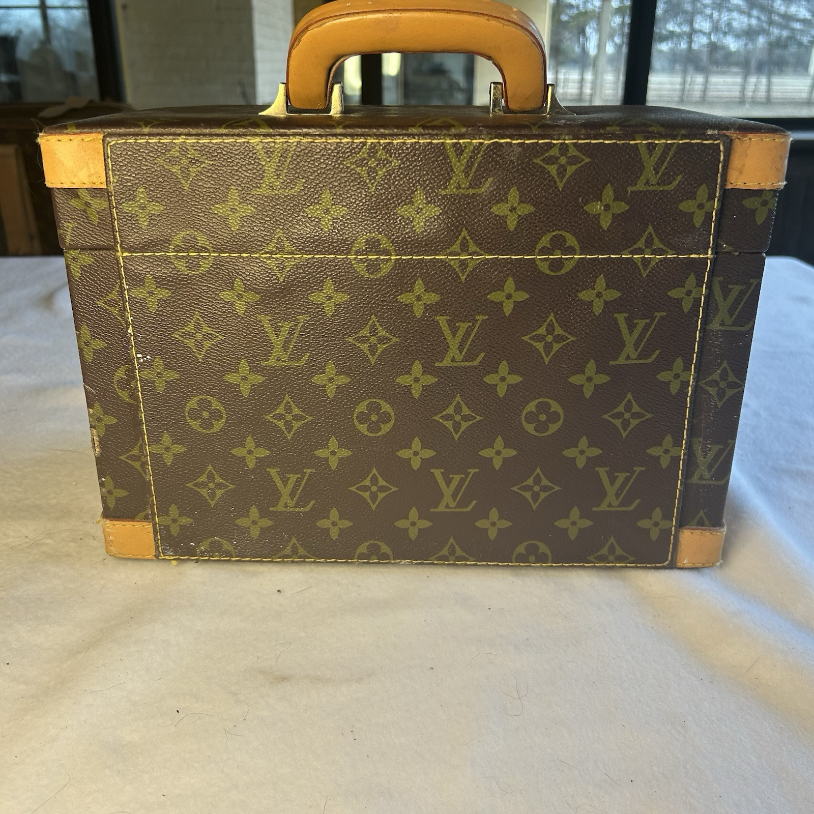 LOUIS VUITTON Vintage Monogram Cosmetic Box Trunk Bag Locks Handle Mirror
