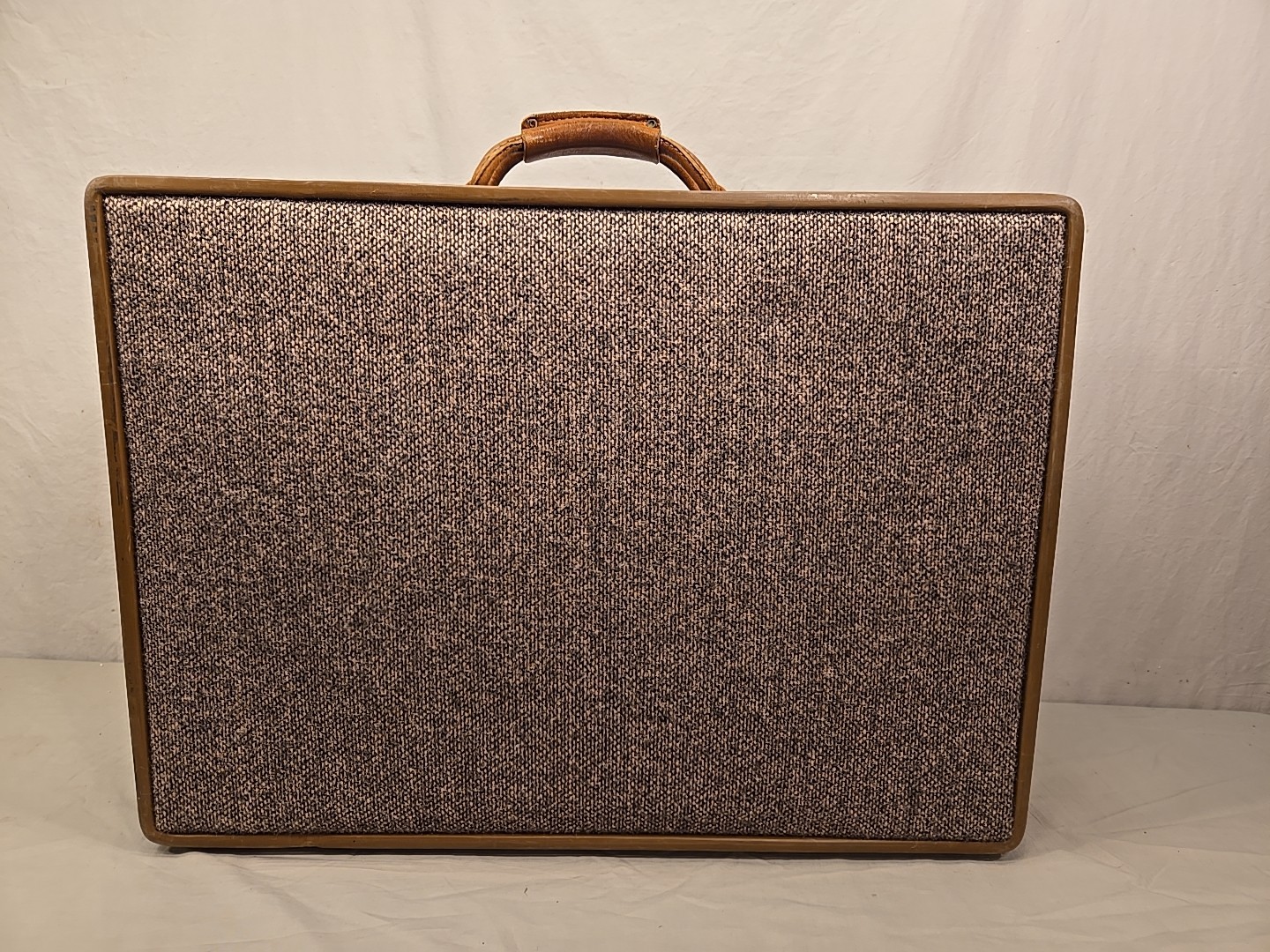 VTG HARTMANN LEATHER BELTED TWEED TRAVEL CASE COMBINATION LOCK LUGGAGE SUITCASE