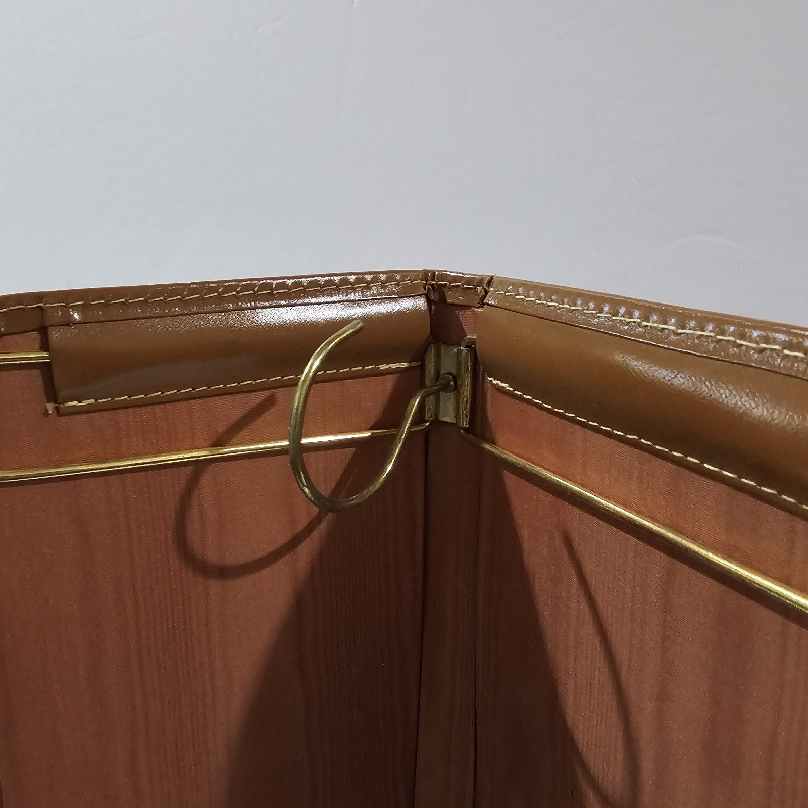 Vintage- Tie Travel Storage Case Hanging Hook Organizer Necktie- COWHIDE