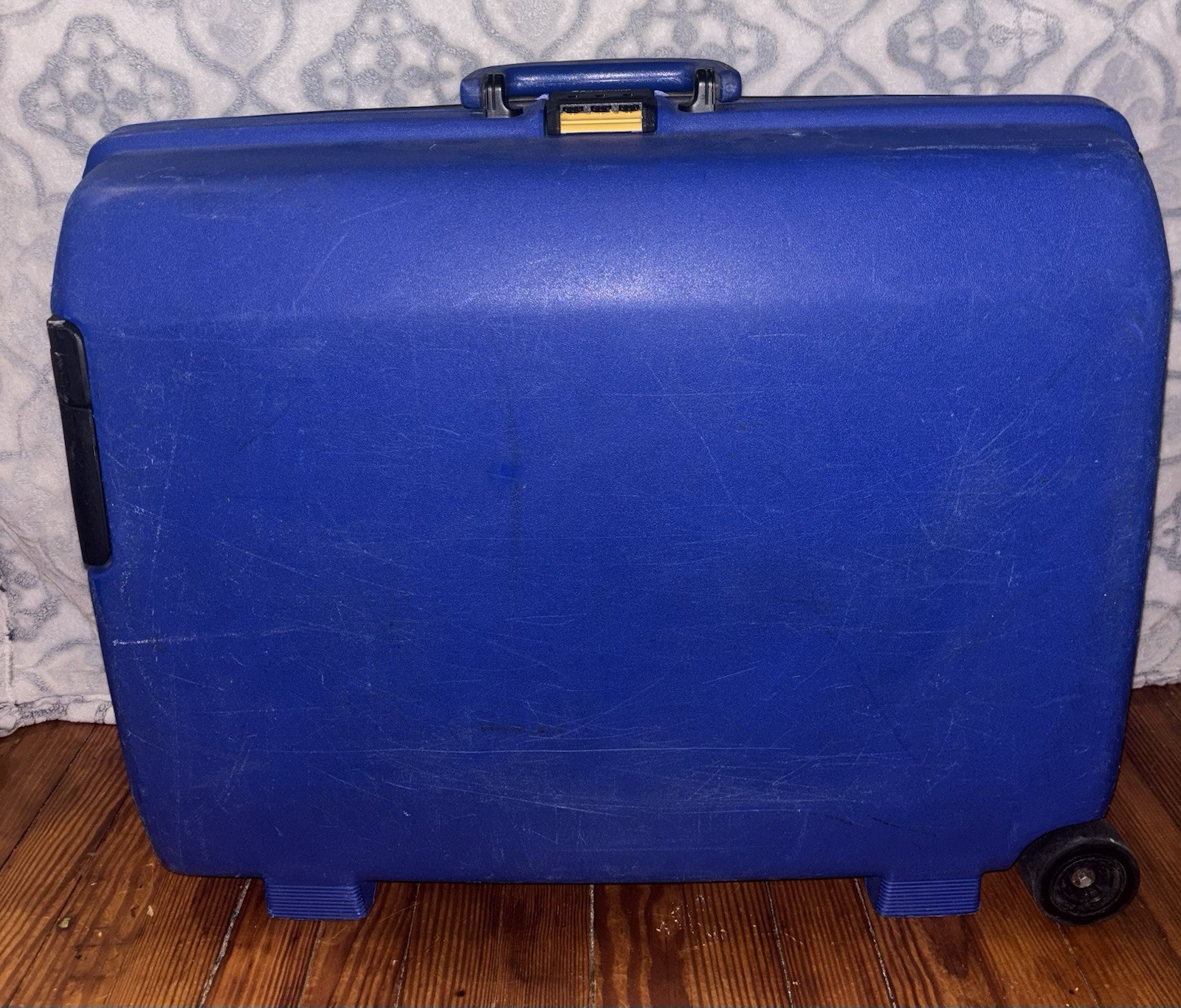 Samsonite Vintage Oyster Blue HardShell Rolling Suitcase Combination Lock