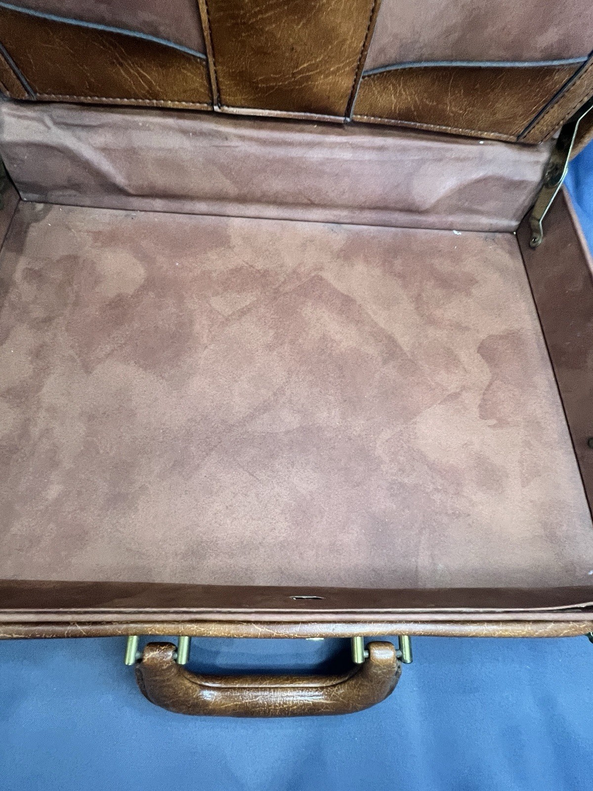 Vintage-Presto-Airway-Leather-Suitcase-Brass-Hardware-Retro-Luggage-Case