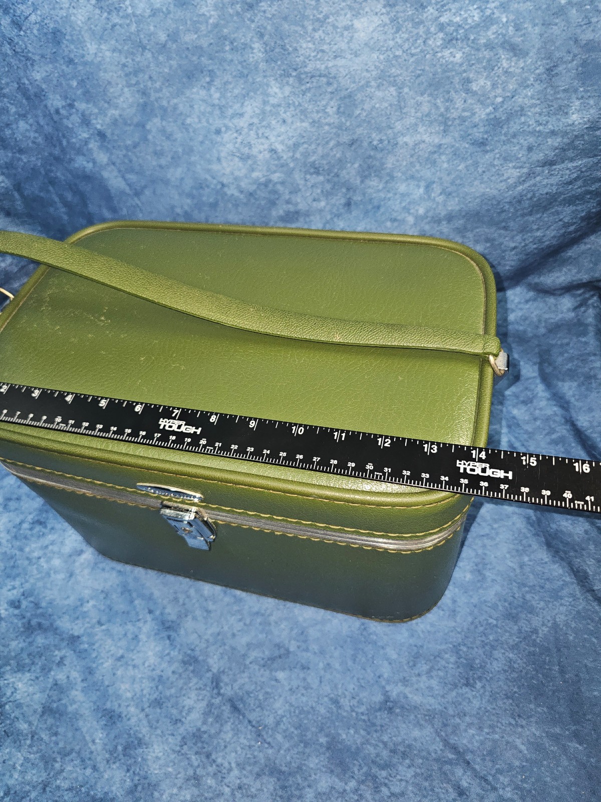 Vintage Sears Avocado Green Featherlite Train Case Cosmetics Case no key
