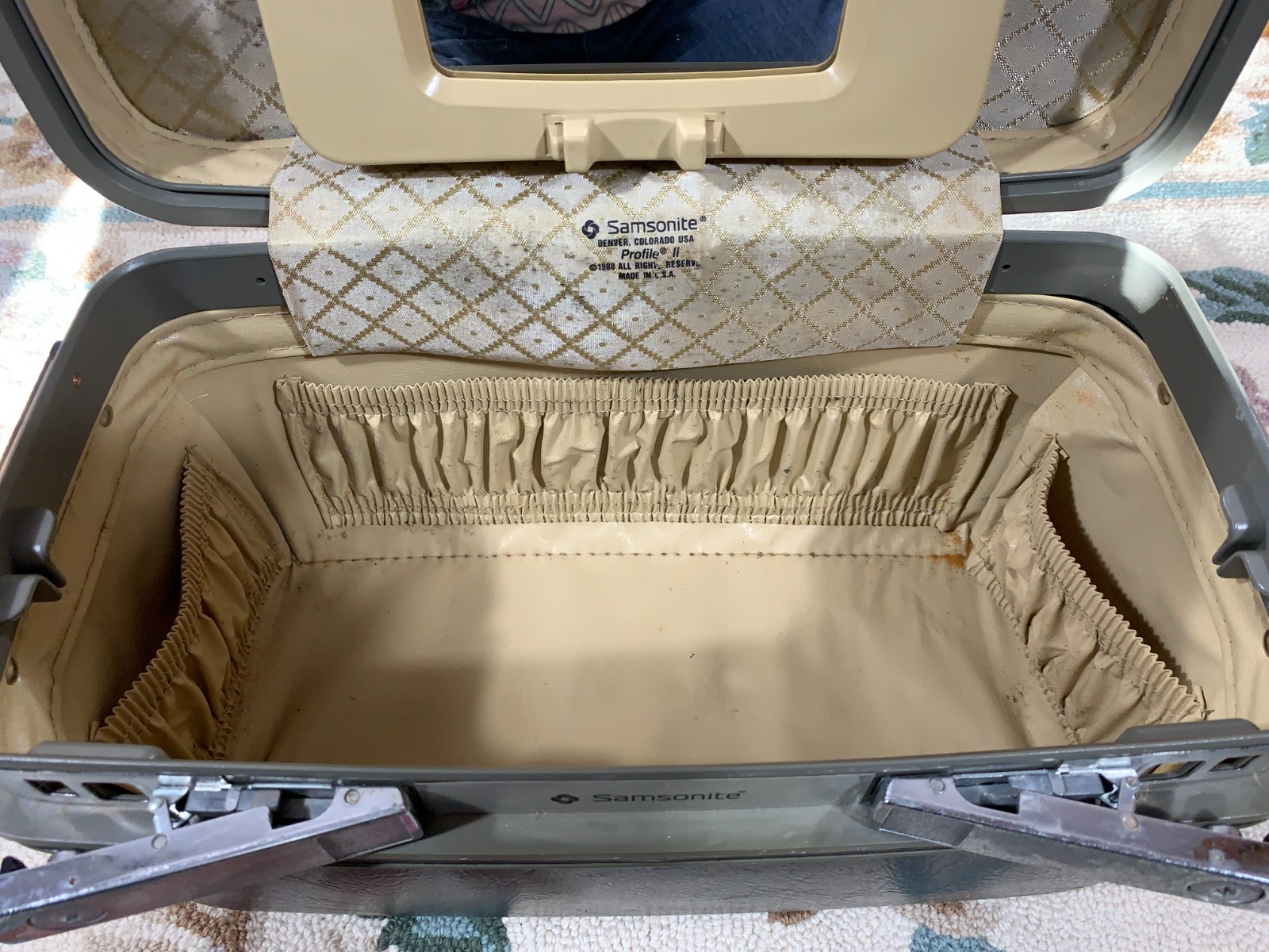 Vtg. SAMSONITE Hard Side TRAIN Travel Case Gray, Mirror, Make Up Case