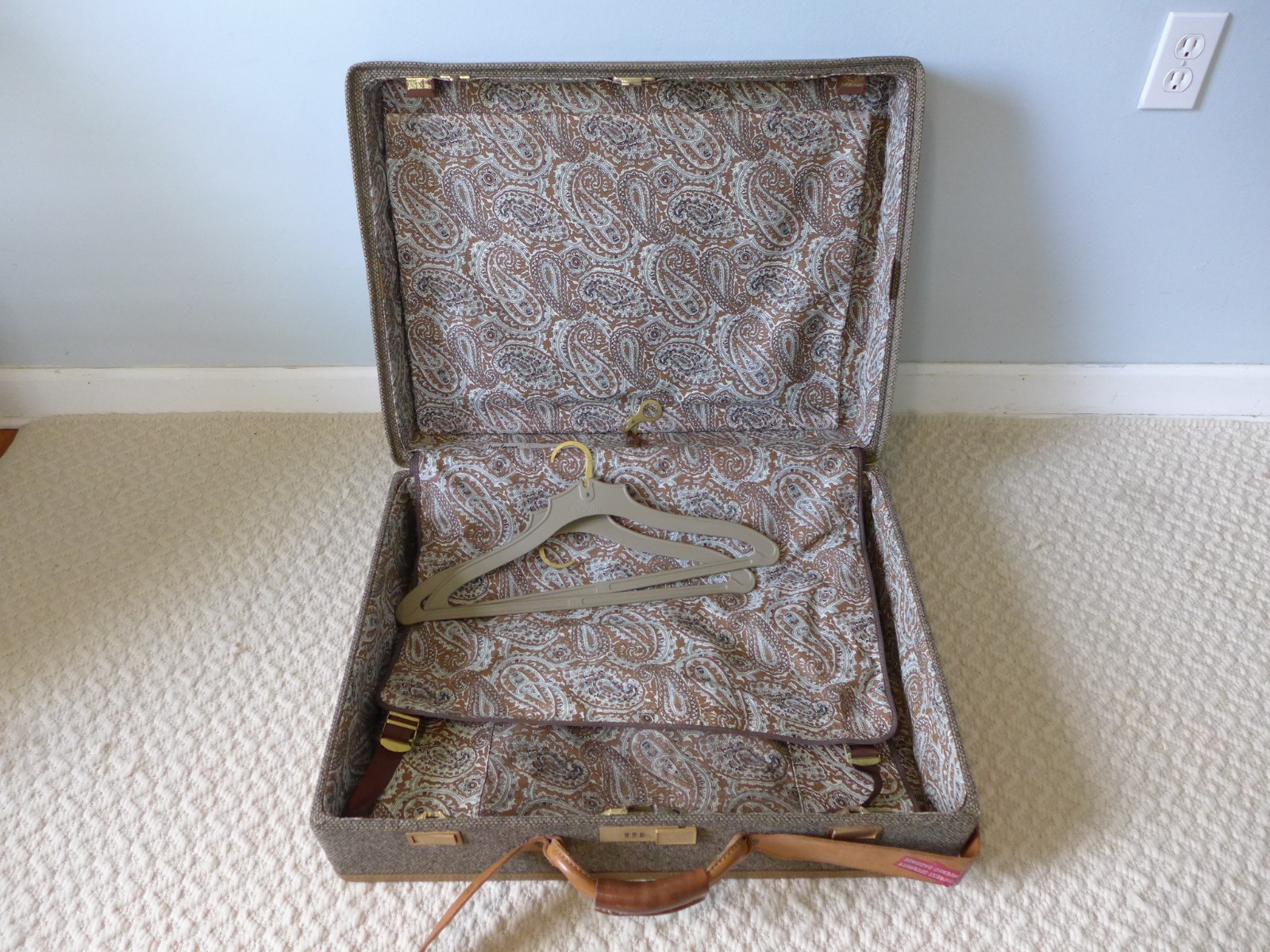 Vintage 25 Inch Hartmann Tweed Tan Leather Suitcase Paisley Lining Combo Lock