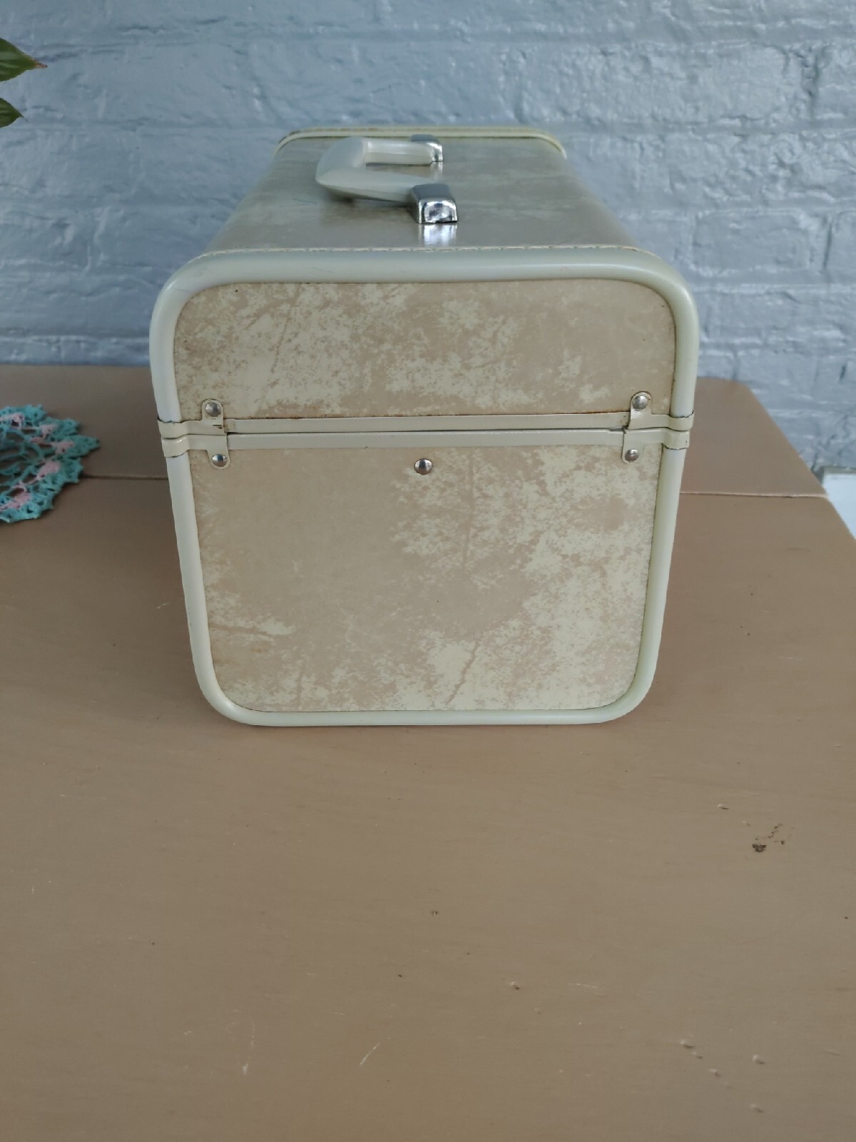 Vtg Shwayder Bros/Samsonite Train Case Beige Tan Luggage Royal Traveller Neutral