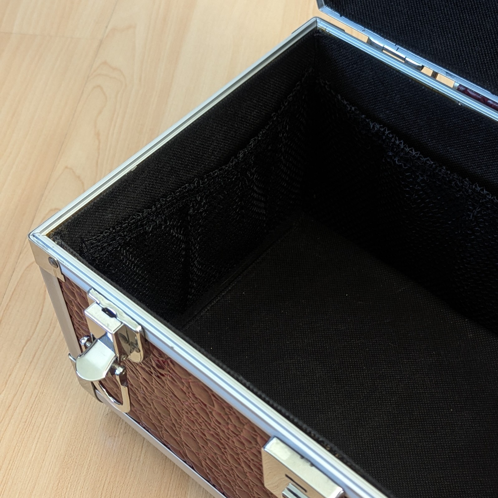 Babyliss Pro Vanity Train Travel Case Faux Croc Leather Aluminum with Strap