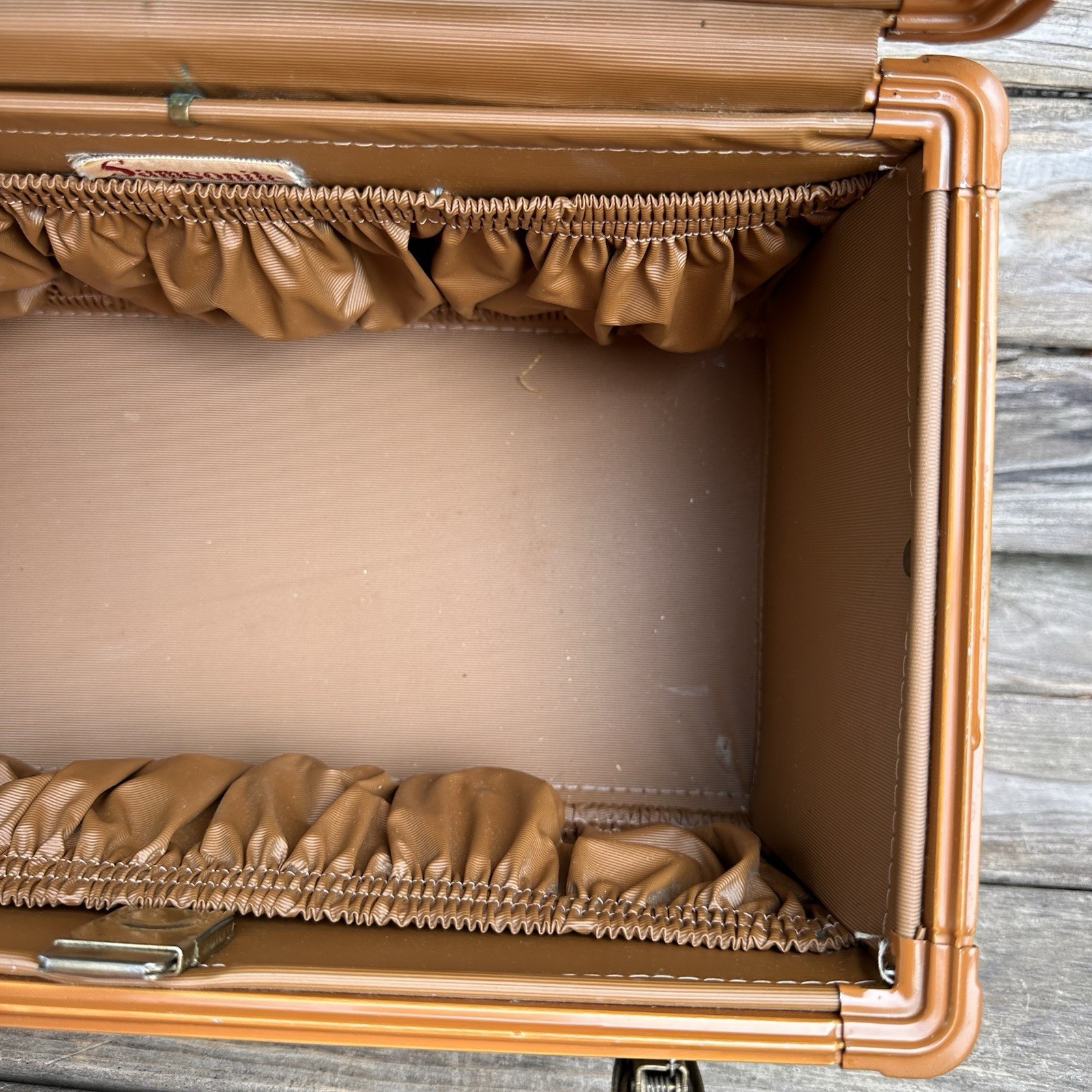 Vintage Samsonite Schwayder #4612 Brown Faux Leather Makeup Train Hard Case USA