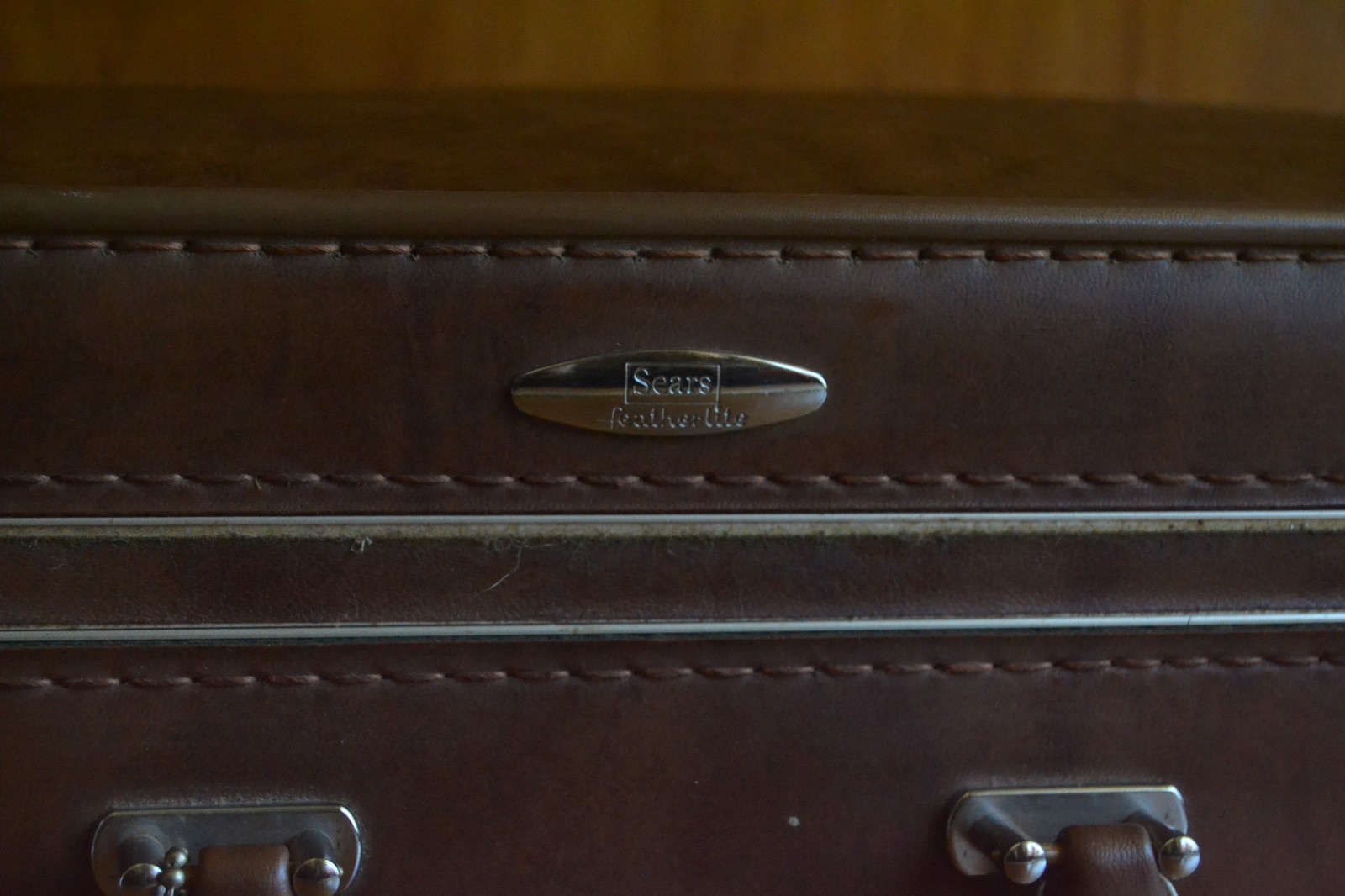 Vintage MCM Sears Featherlite Pullman Suitcase w/ 2 Keys Brown Mint