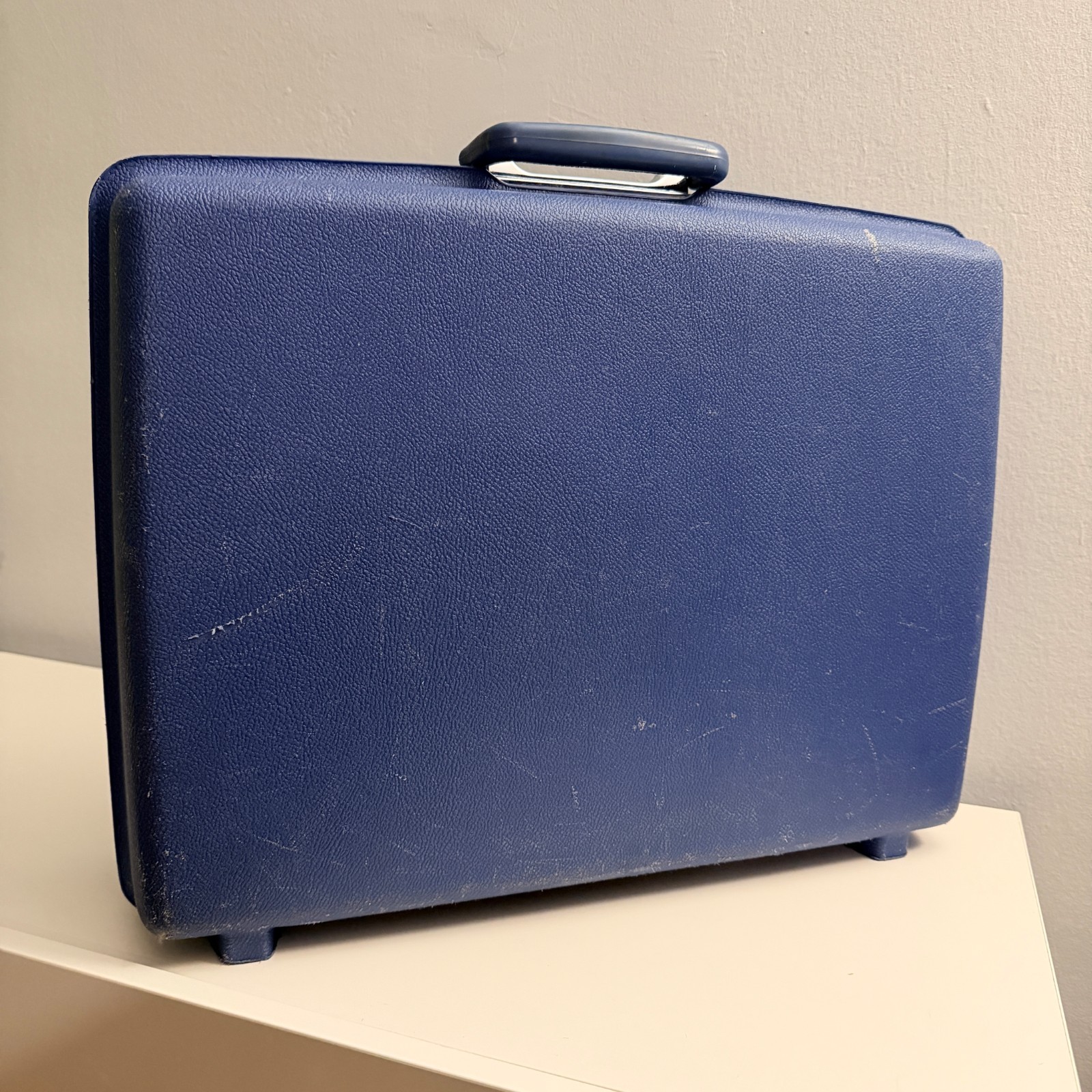 Samsonite Concord Vintage Hard Shell Suitcase – 21” x 16” x 6.5” – Blue