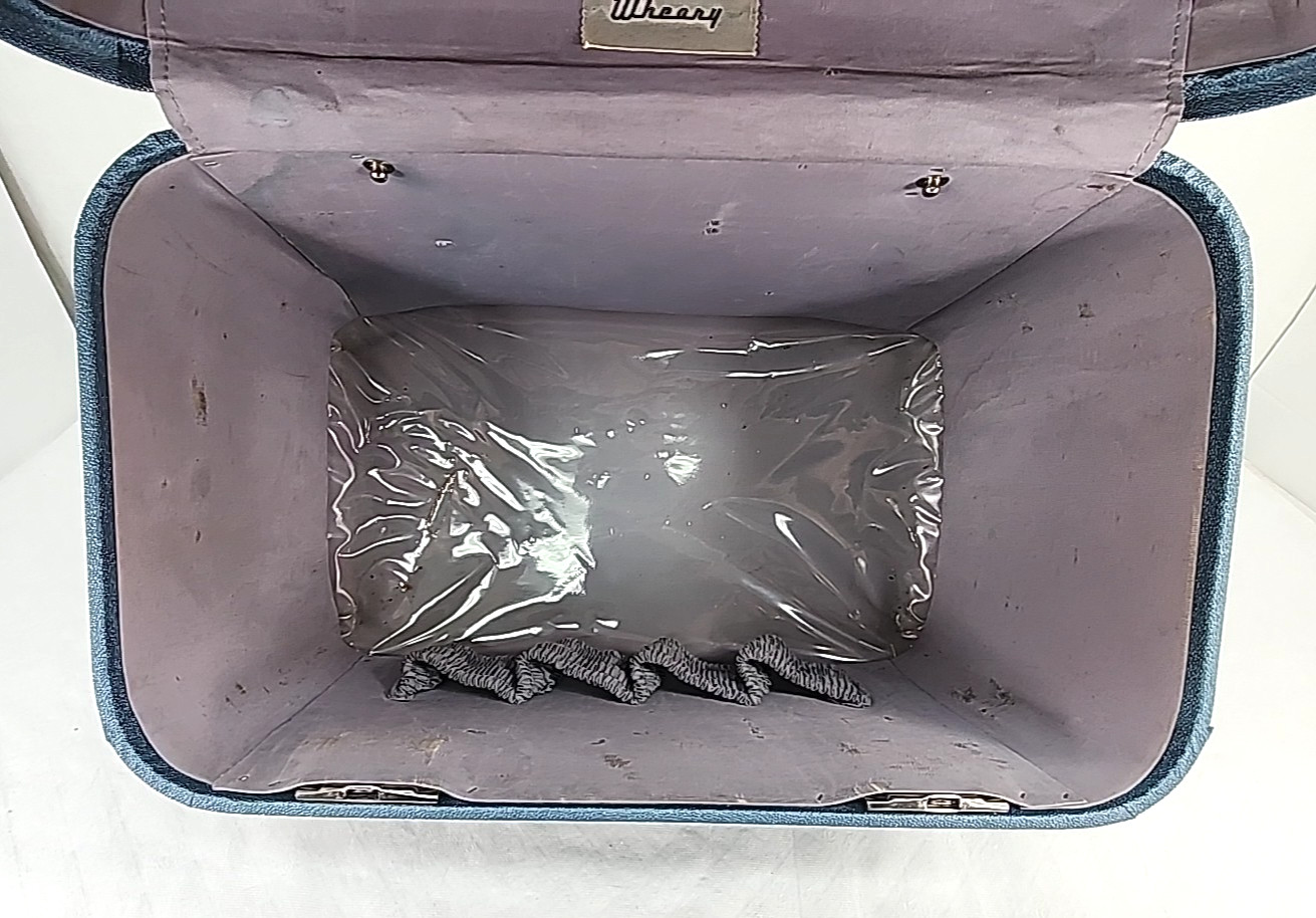 Vintage Wheary Train Case Blue Luggage Suitcase Retro Make Up Case 14x9x8