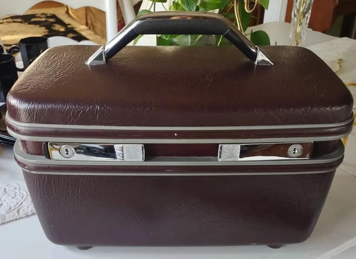 Vintage Samsonite Vanity Case SENTRY II Maroon Train Cosmetics Travel