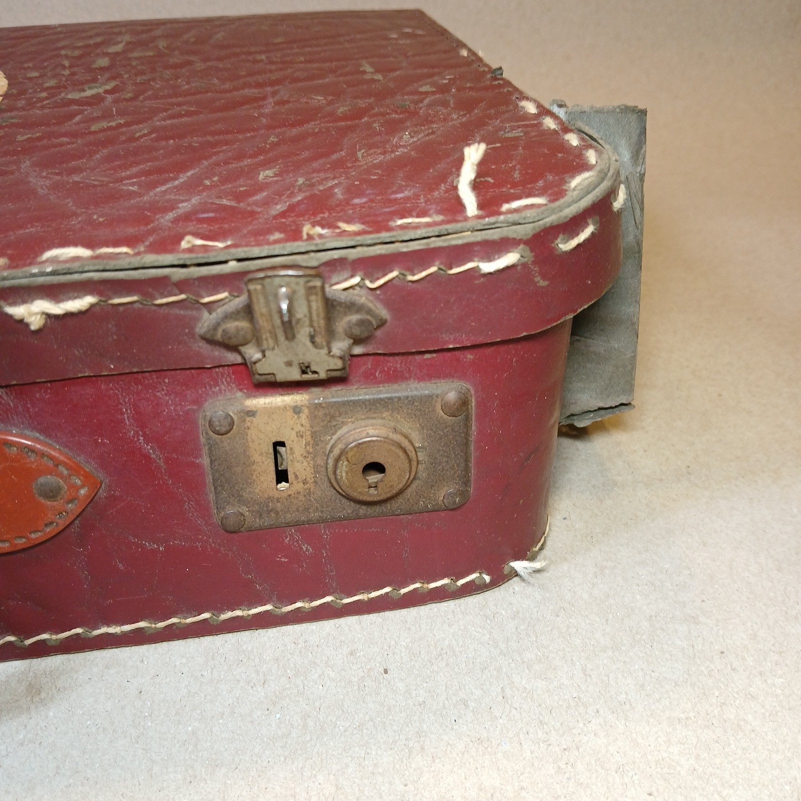 Vintage 1945 Airline Suitcase w/ Travel Stickers Burbank to Honolulu WWII HNL