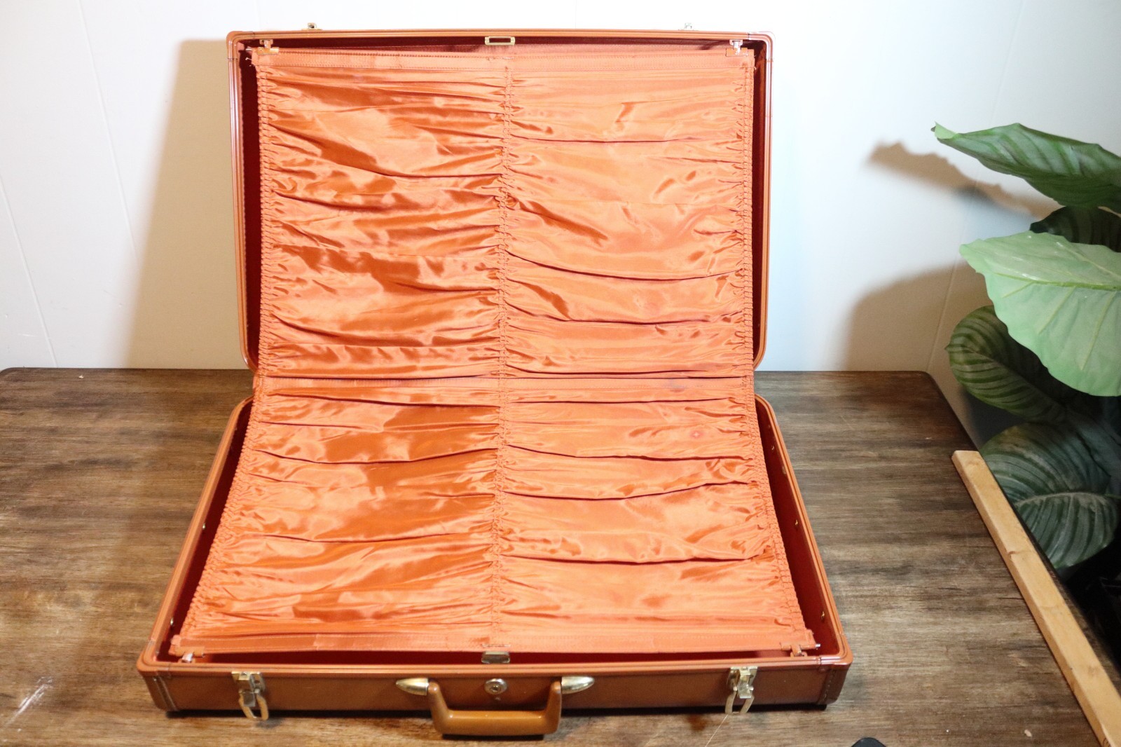 1950s Vintage/Retro | Taperlite Hard Shell Suitcase | Union College Bulldogs