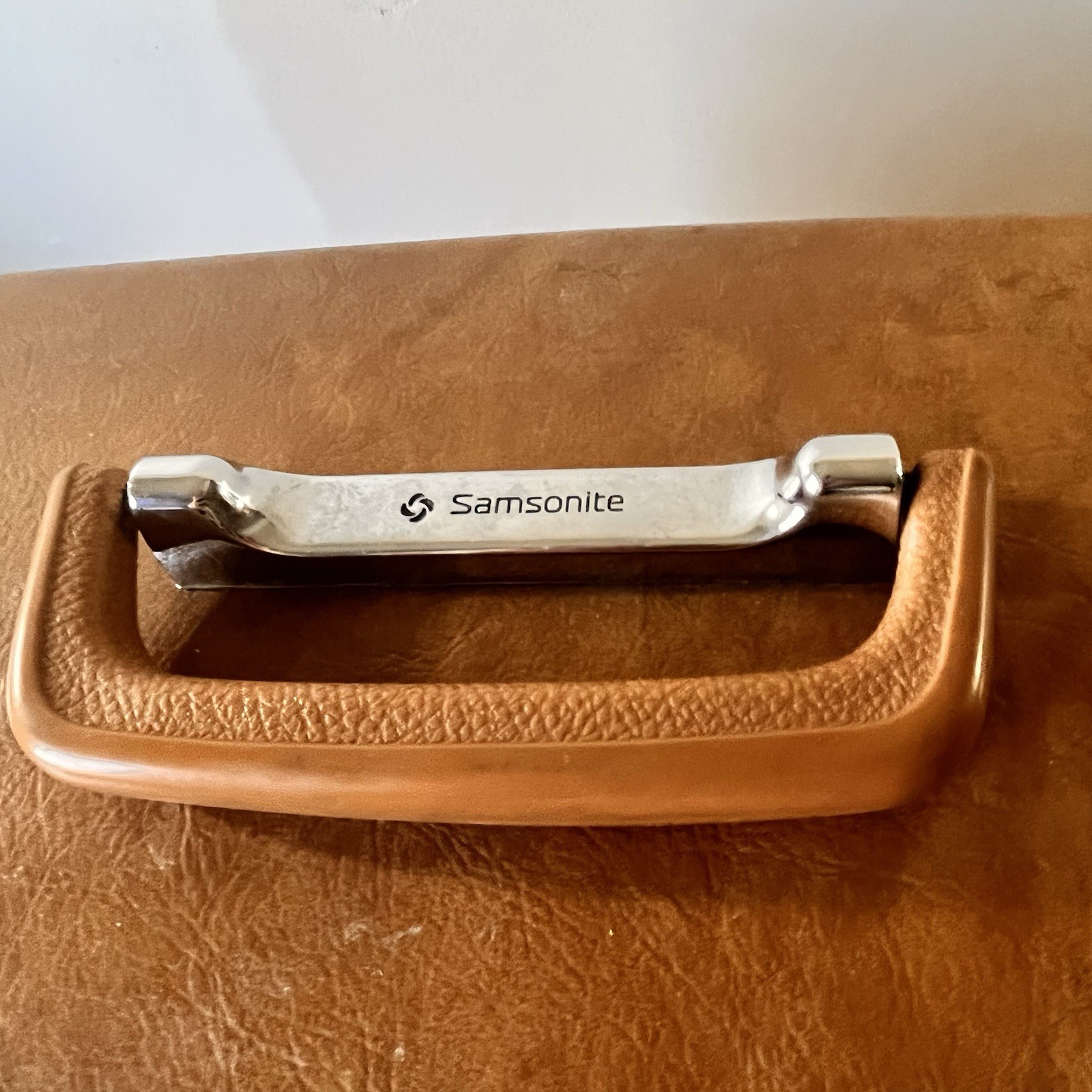 Samsonite 1970s Vintage Brown Hard Shell Vanity Case with Mirror