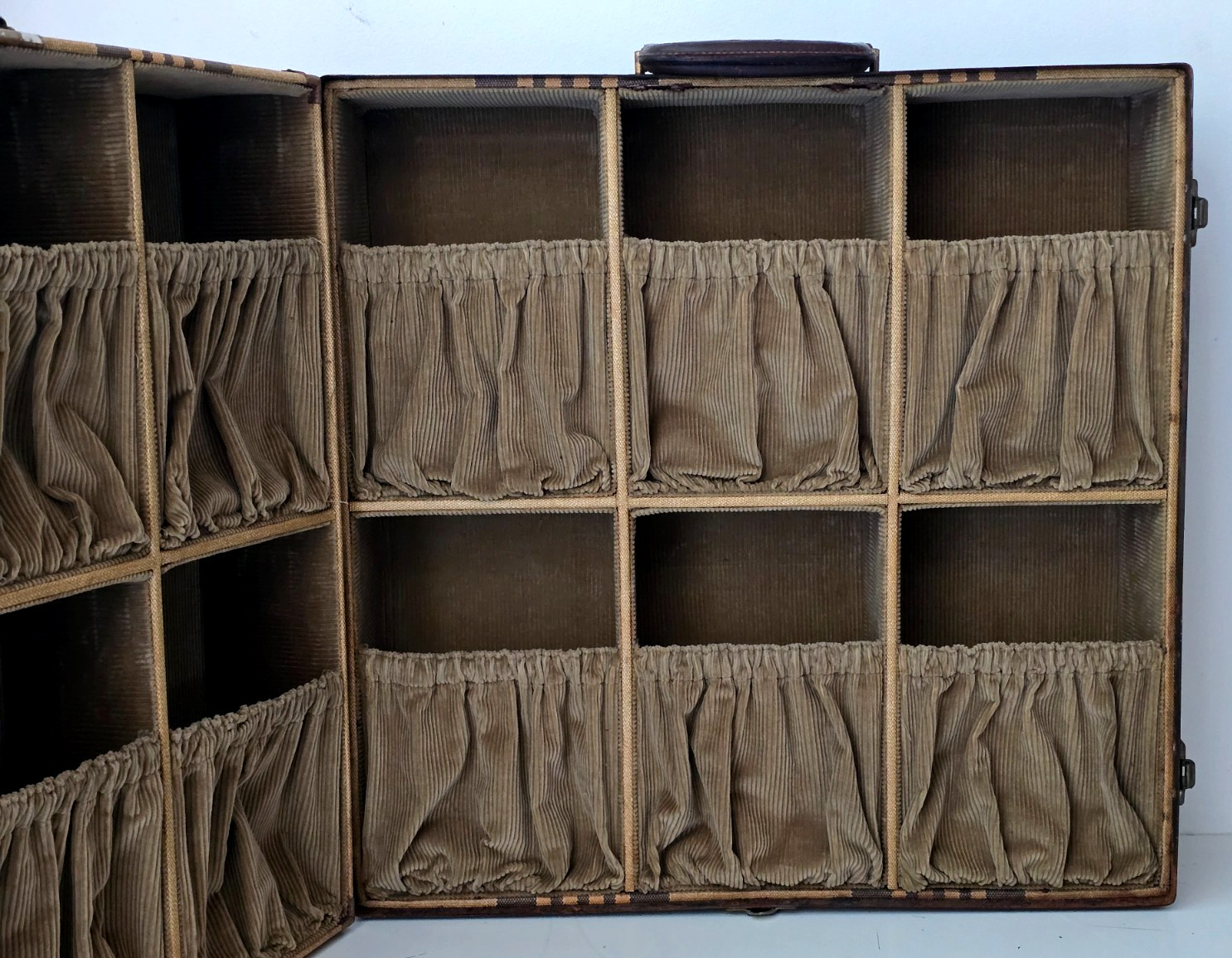 RARE 1920s Hartmann Shoe Suitcase Gibraltarized / 12 Corduroy Compartments