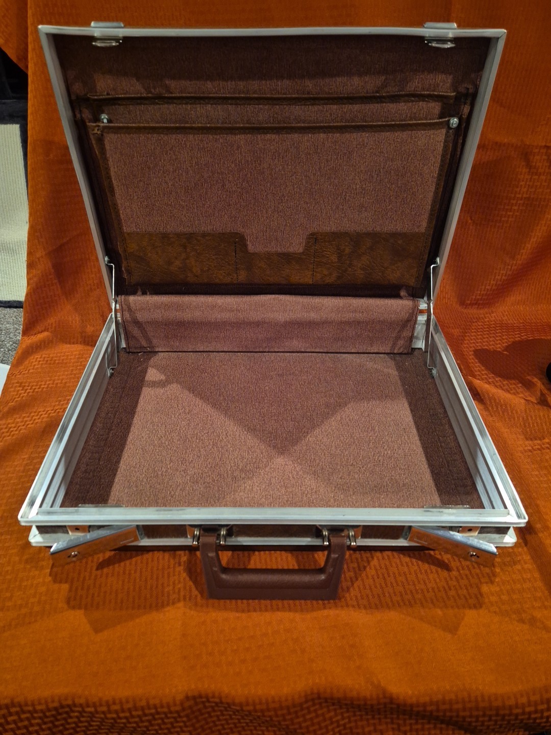 Vintage Brown Hard Shell Briefcase Attache Case 1970s Retro Prop Slimline No Key