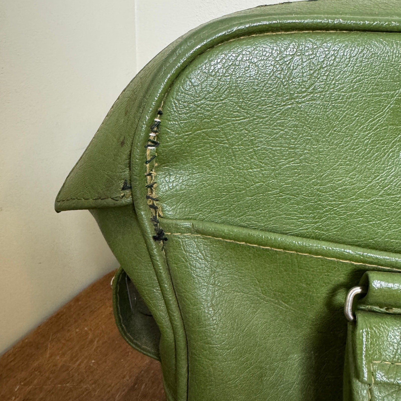 Vintage Samsonite Silhouette Denver, CO Green Zipper Carry-on Train Bag Handles