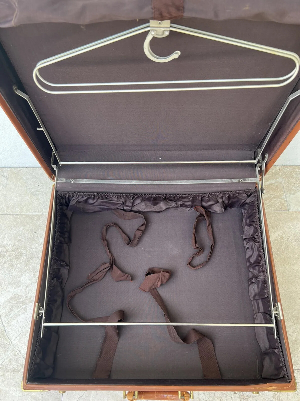 Leather Roebling Luggage Co. Suitcase Travel Display Prop Locks w/ Hangers RARE