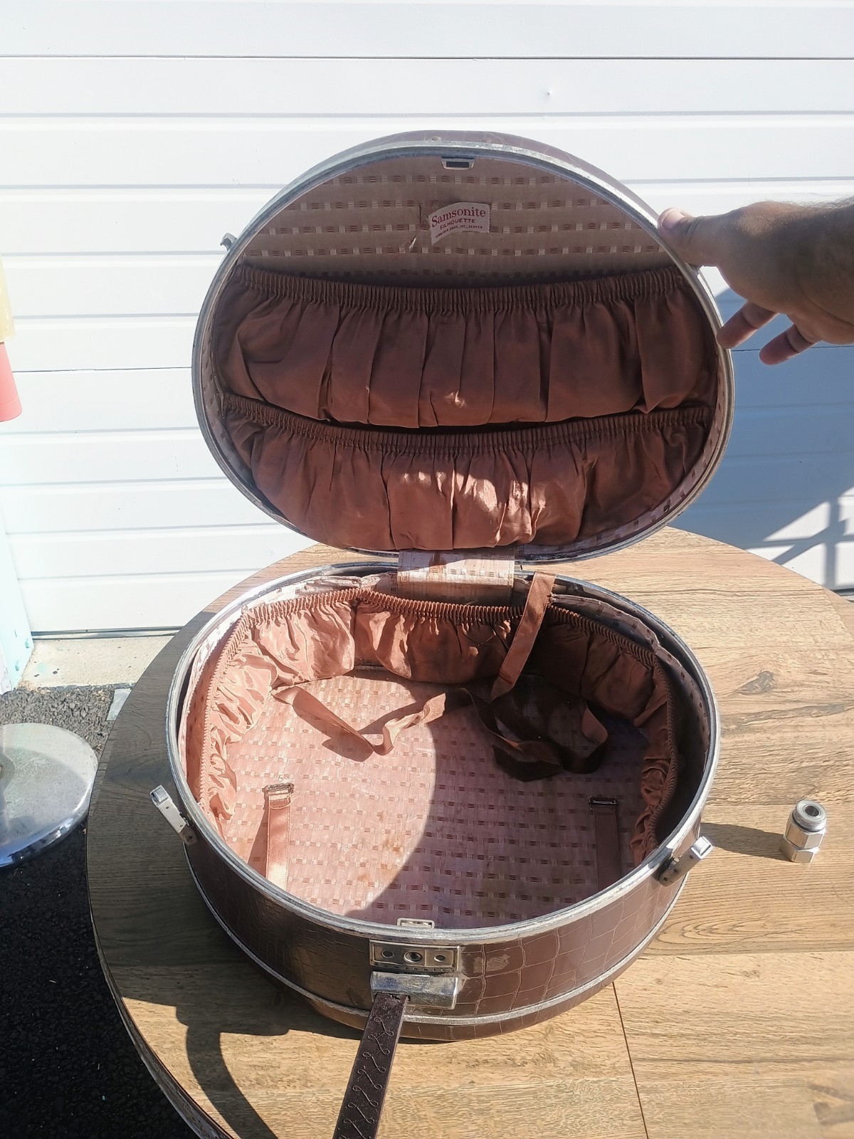 Vintage Samsonite Train Case Hat Box Style – Brown Faux Alligator Skin