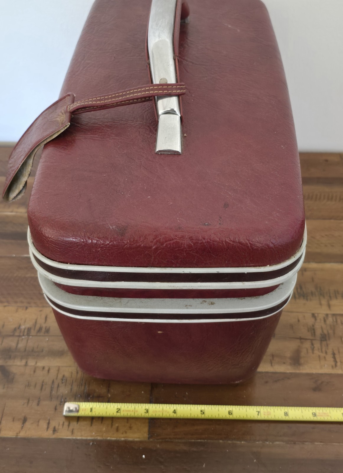 Vintage Samsonite Silhouette II Train Case Makeup Hard Shell Maroon No Key/Tray