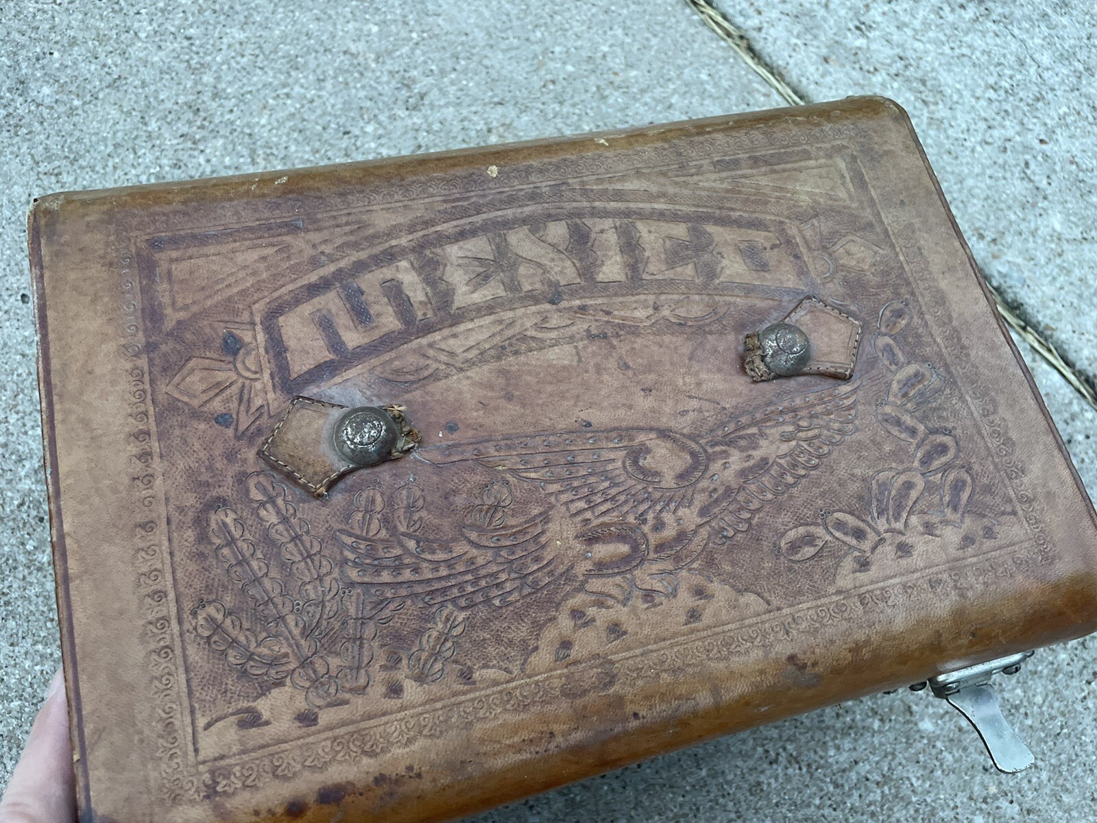 Vintage Hand Tooled Leather Train Case Made In Mexico Luggage Mirror NL *Rd desc