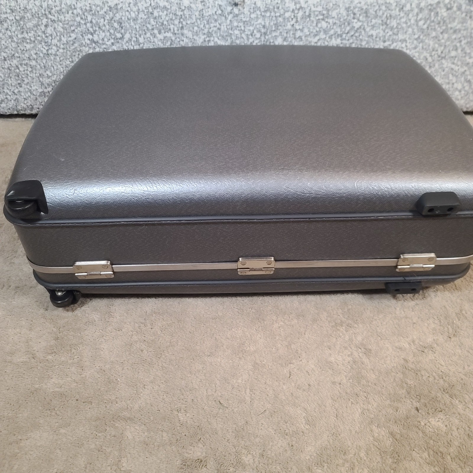 Vintage American Tourister Rolling Hard-shell Luggage Silver w/Wheels 26x20x8