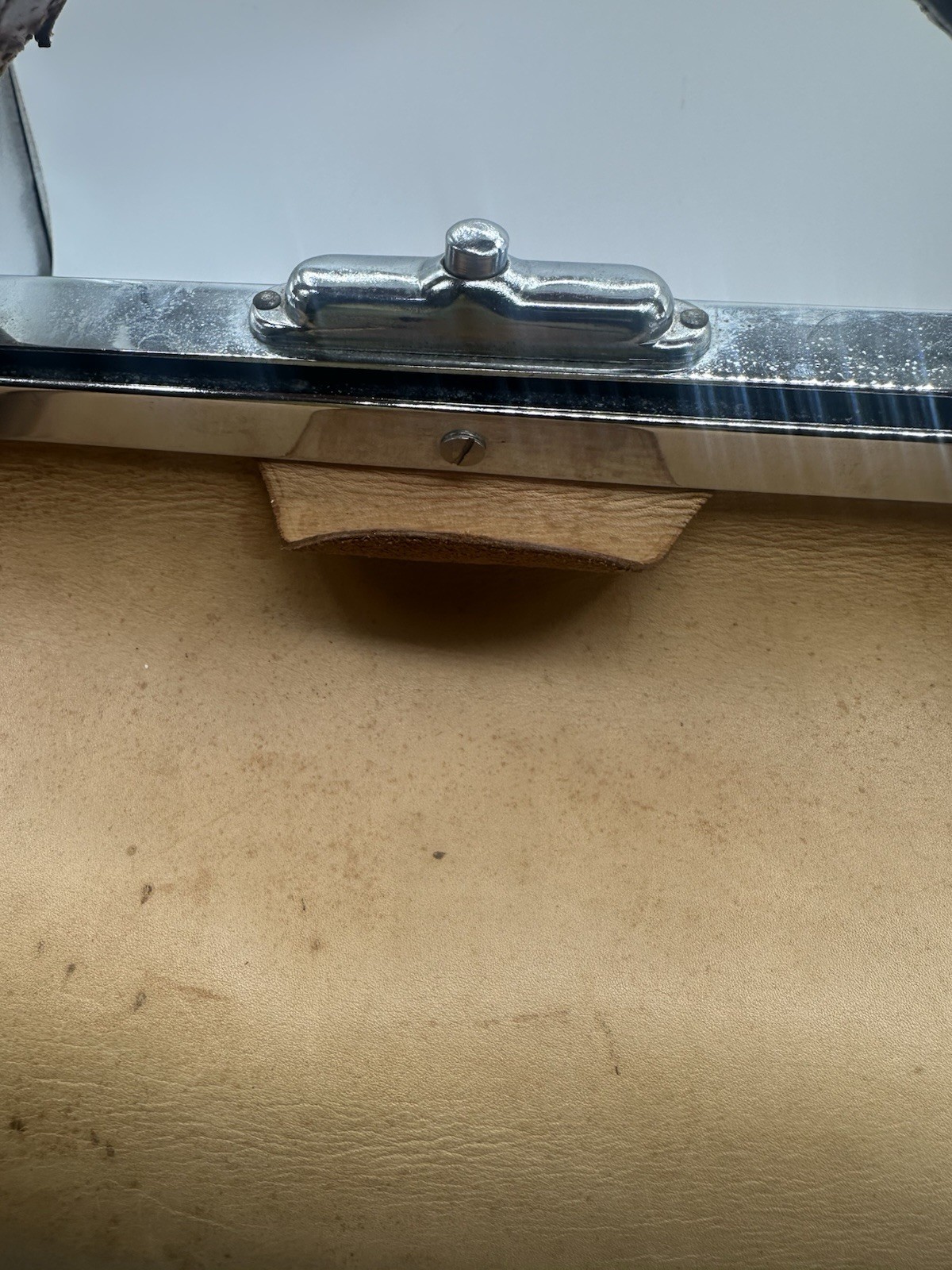 Vintage Tan Natural Leather Hand Luggage Satchel Bag