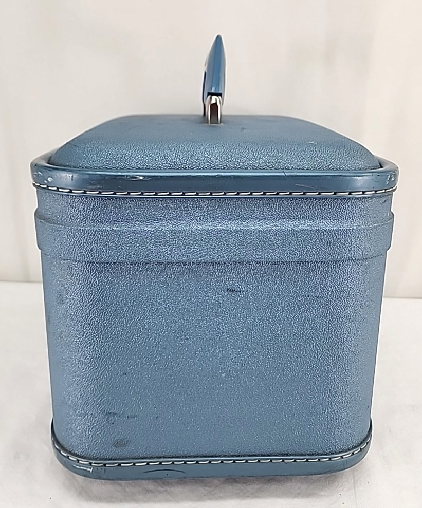 Vintage Wheary Train Case Blue Luggage Suitcase Retro Make Up Case 14x9x8