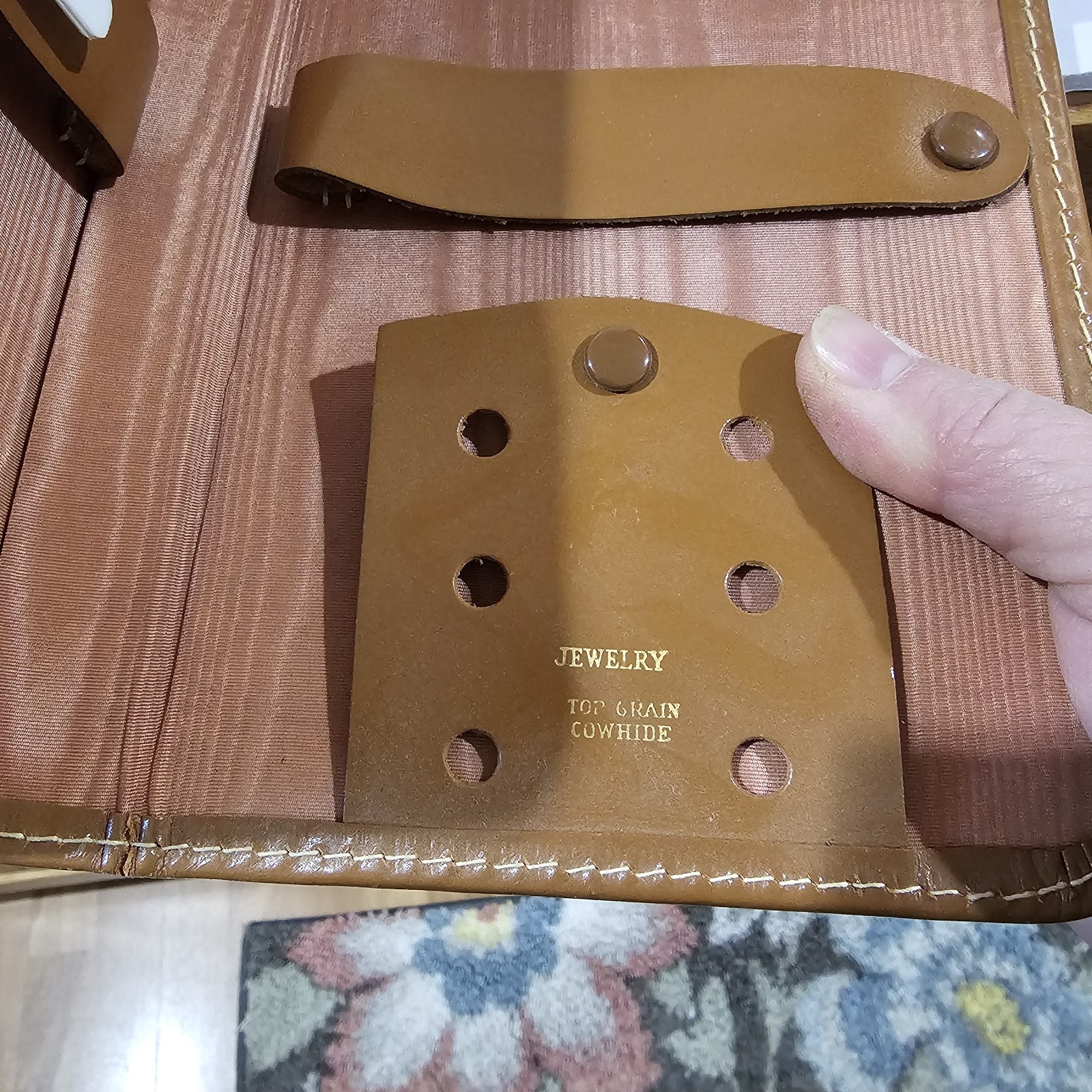 Vintage- Tie Travel Storage Case Hanging Hook Organizer Necktie- COWHIDE