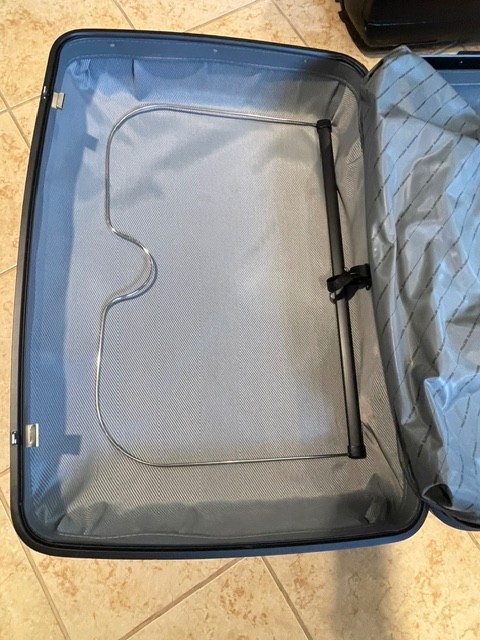 Vintage (1993) SAMSONITE “Silhouette 5” Rolling Luggage – Black