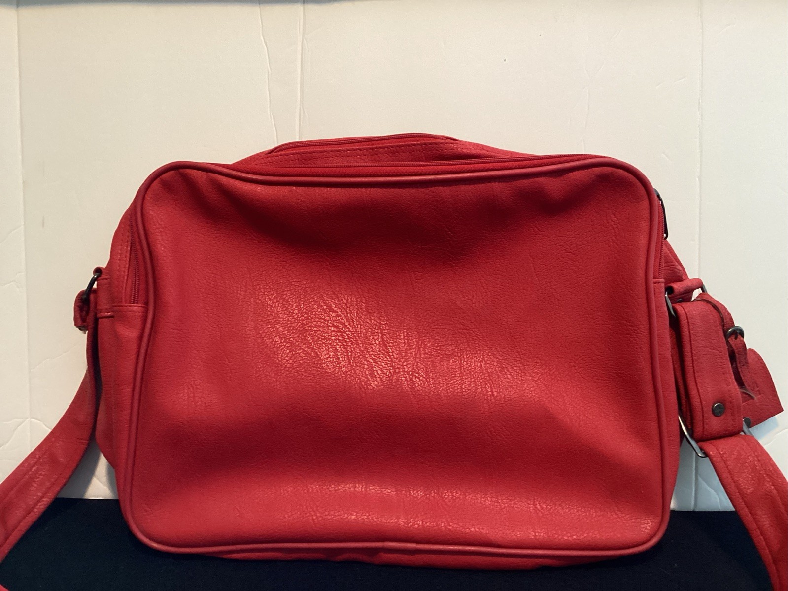“Amelia Earhart” Travel Shoulder Bag, Red Carry-On Luggage Footed 17″ Vintage