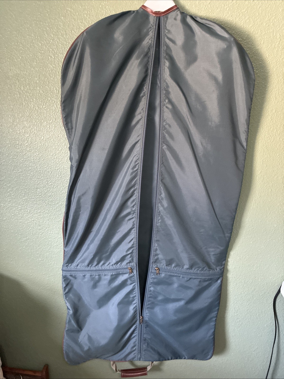 Garment Bag And Matching Tote Destinations Brand Hunter Green Tan Nylon Trim