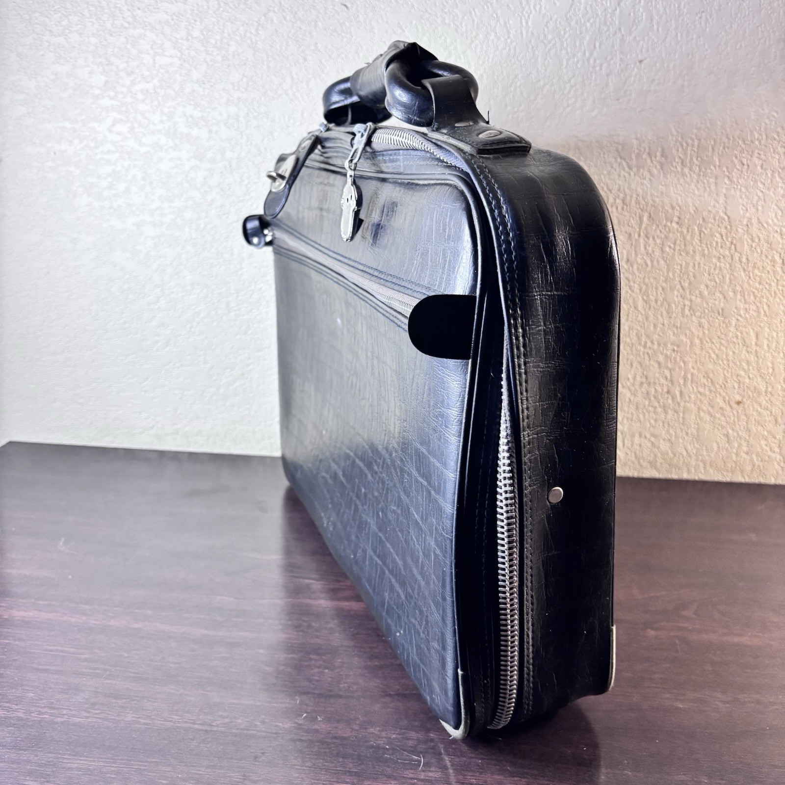 Vintage Peter’s Bag Corp Bantam Travelware Black Overnight Suitcase With 2 Keys
