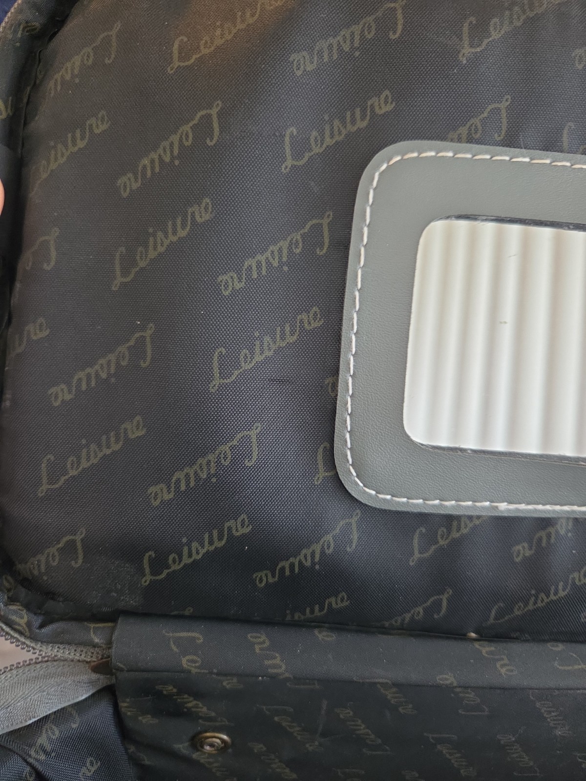Near Mint Vintage 1980s Leisure Tapestry Train Case Makeup Travel Strap 14″, Vtg