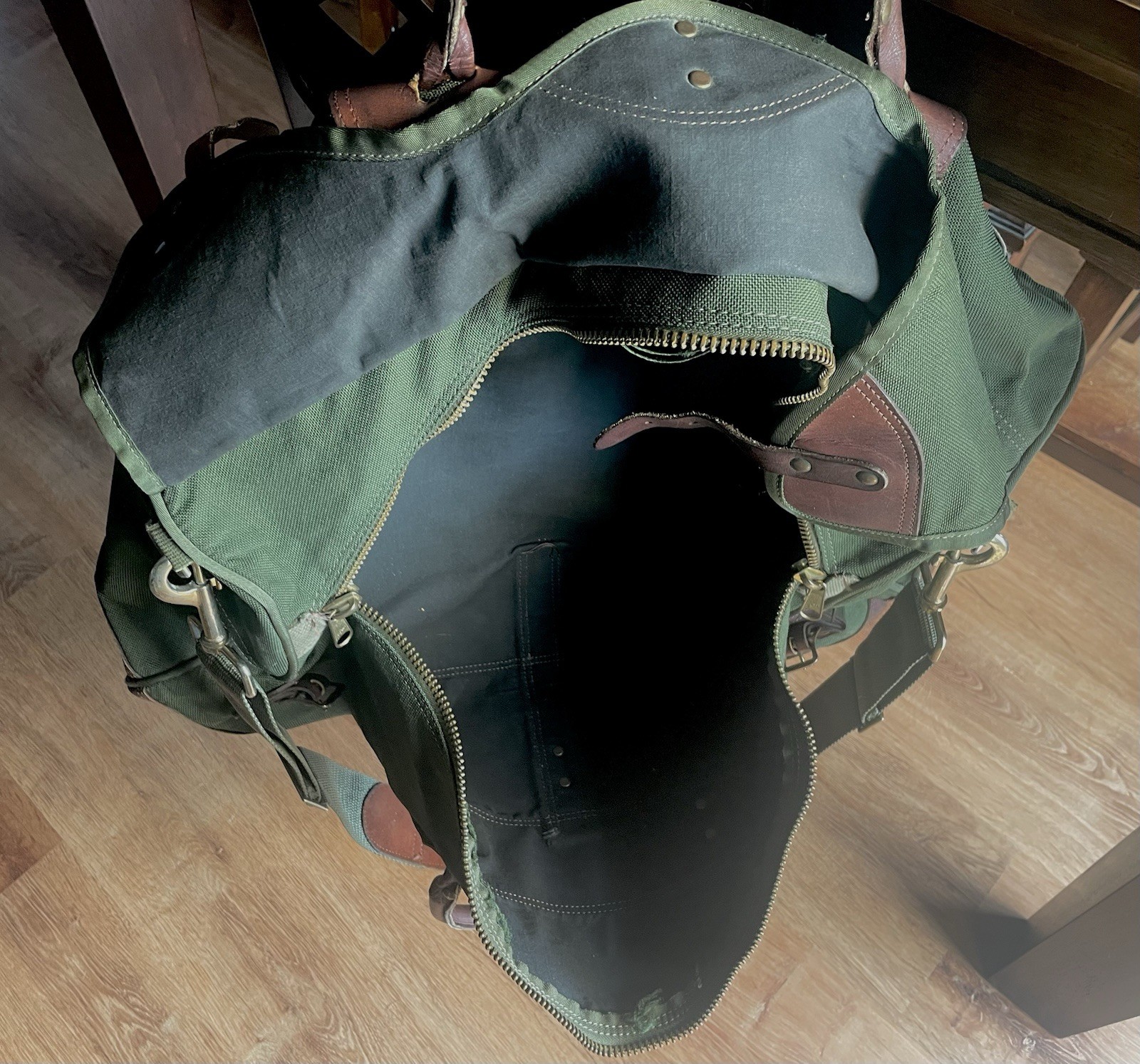 VTG BRITCHES Heavy Duty Leather and Green Canvas Duffel Bag Brass Fittings