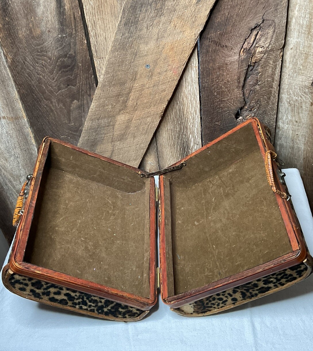 Vtg 1960’s Leopard Face Print Train Suitcase Purse Bamboo Trimmed