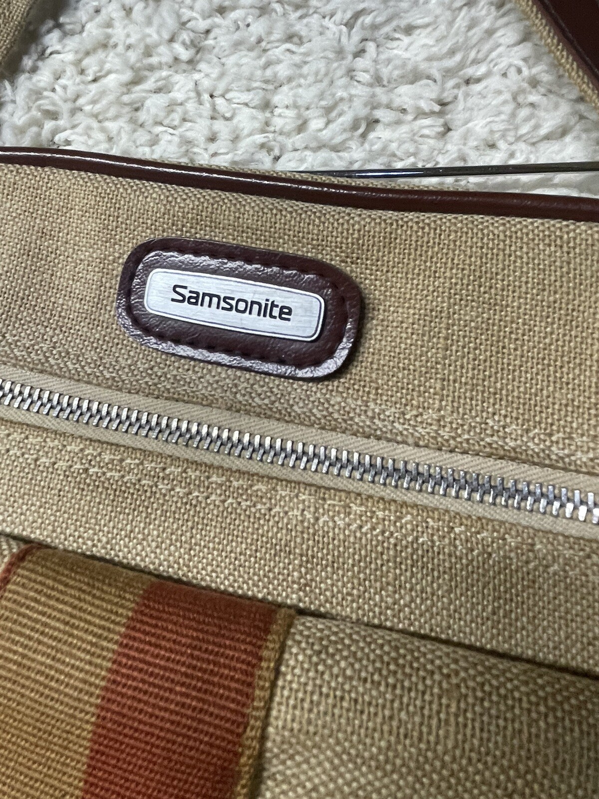 Samsonite Vintage Shoulder Bag Travel Khaki Tan brown luggage Airline Carry On