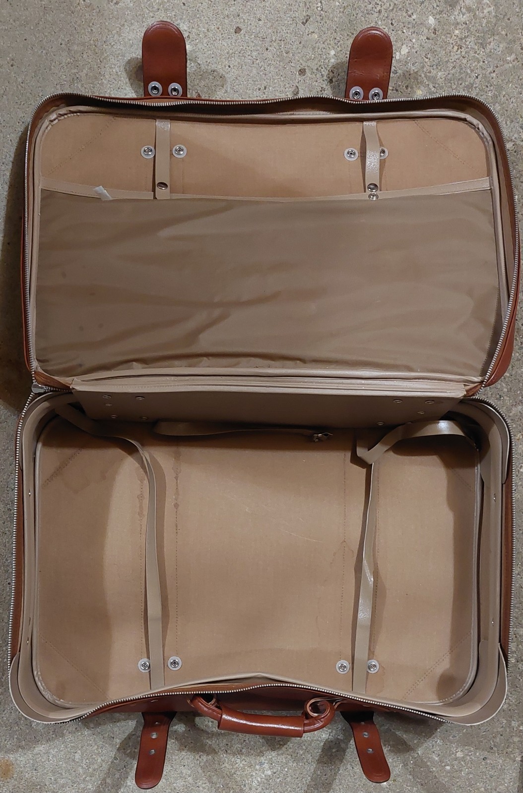 Vintage Leather Suitcase With Buckles Along With Zipper Medium Brown Read Des.