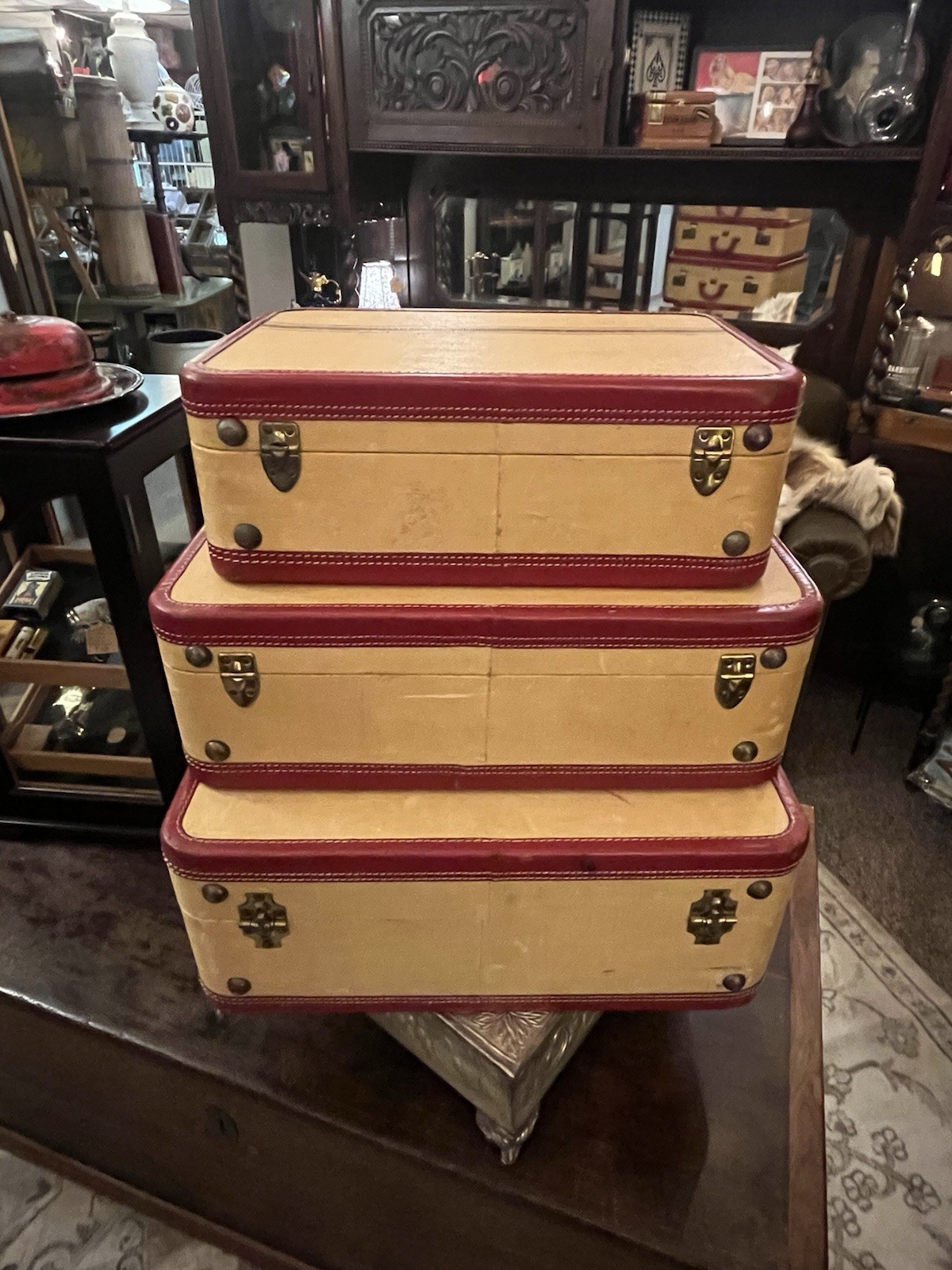 VINTAGE RED 💄 Luggage Set of 3 Suitcase A RARE SET with keys and original tags