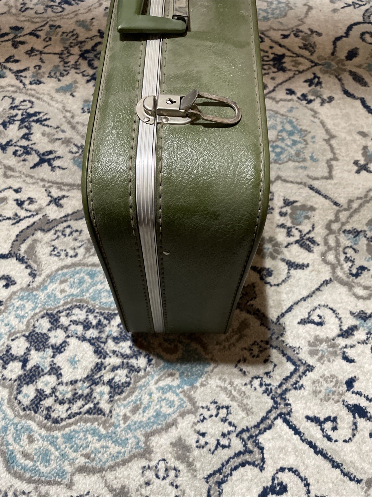 Vintage Hard Sided Shell Suitcase Luggage Avocado Green 21″×15 1/2”