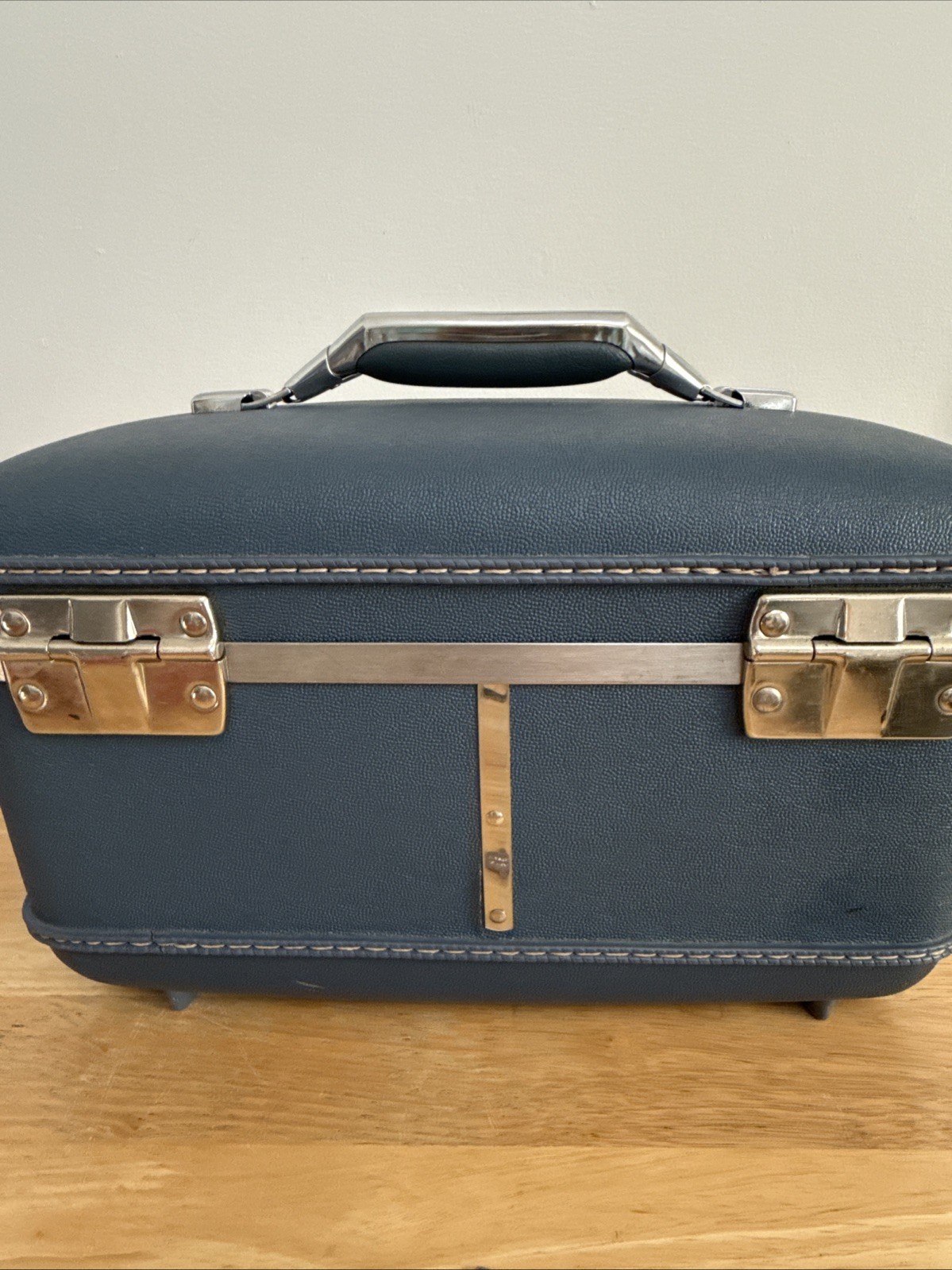 Vintage American Tourister Case With Key Blue Train Carry On Tri Taper