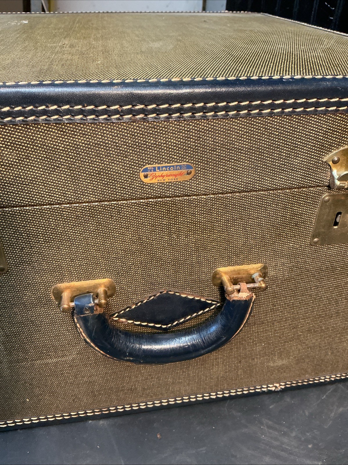 Vtg LUGGAGE, HARD TWEED EARLY 1900’S, BROWN STRIPES Leather Handel 24”x14”x7”