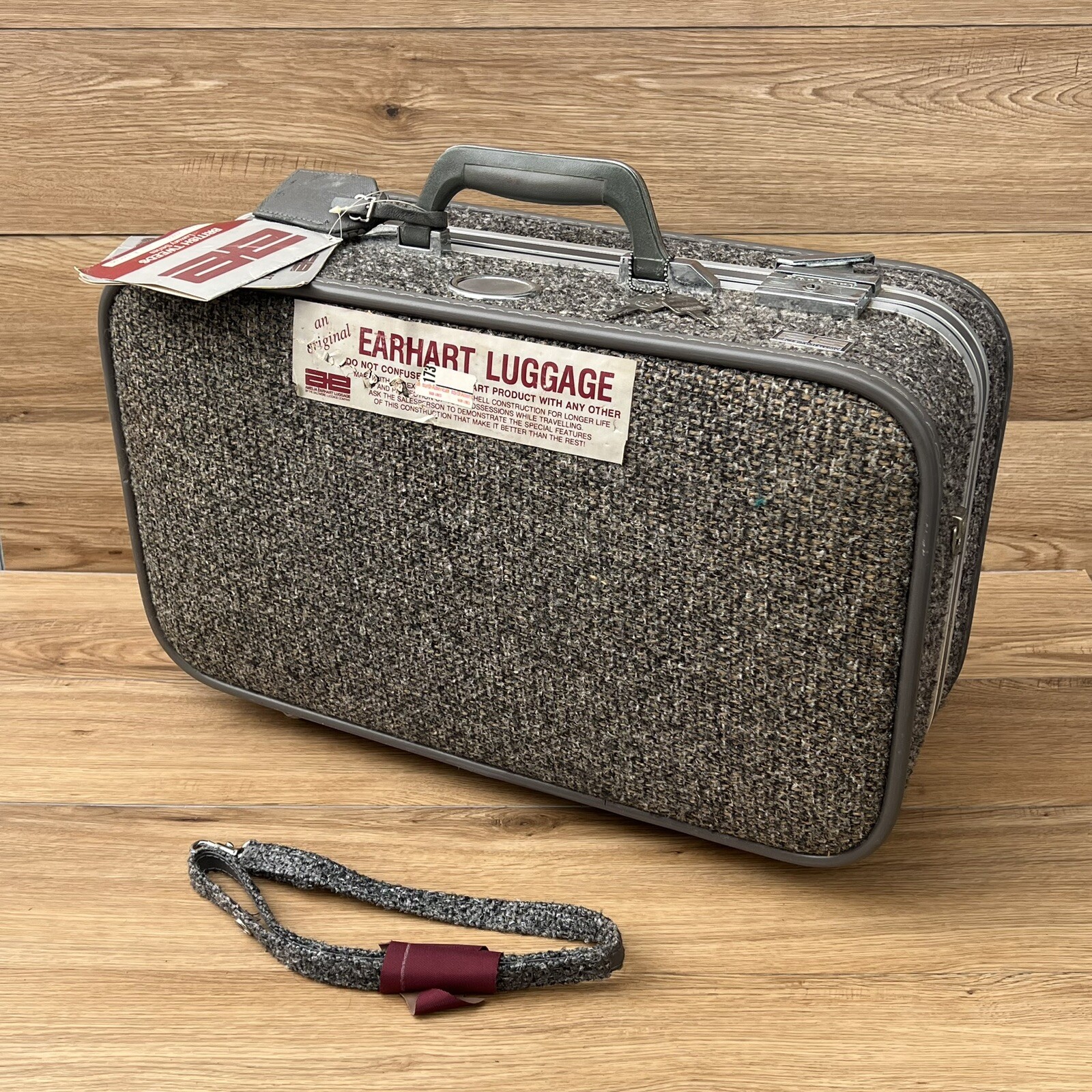 VINTAGE 80’s Amelia Earhart British Tweeds Luxury Series Luggage Suitcase w Tags