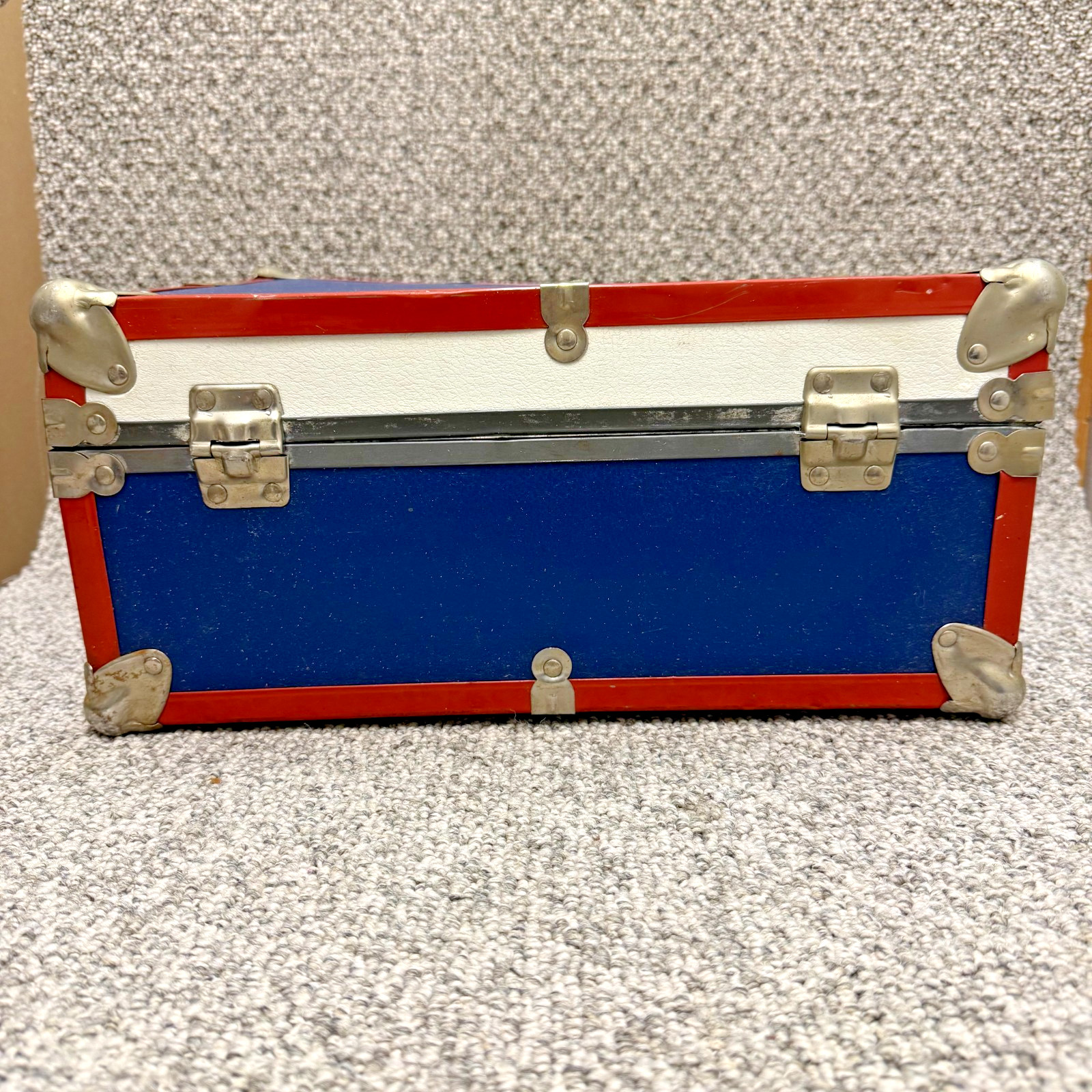 Vintage Hard Case/Suitcase or Stage Prop