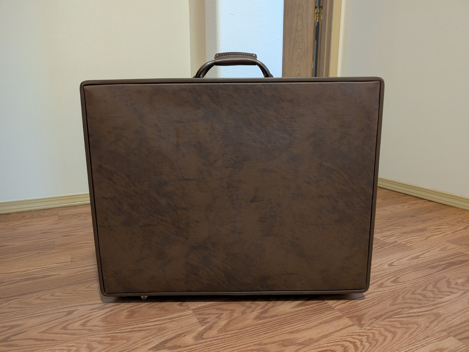 Vintage Hartmann Hard Shell Leather Suitcase Dark Brown / Paisley 26″x20″