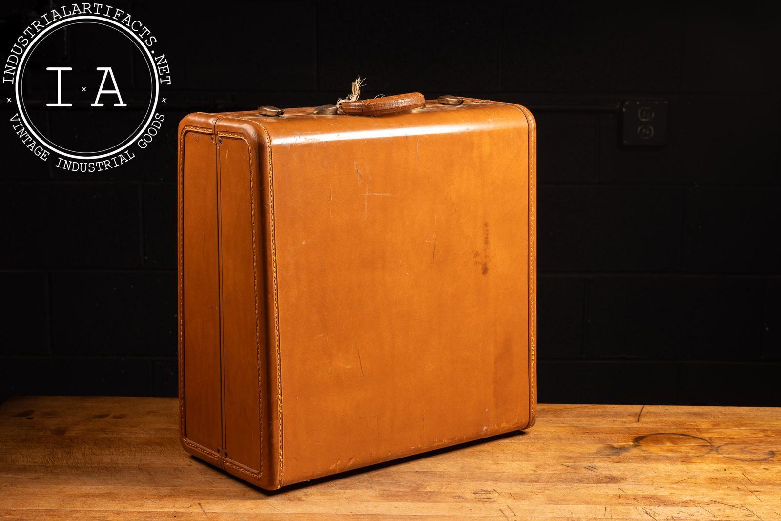 Samsonite “4635” Hardshell Suitcase in Burnt Orange