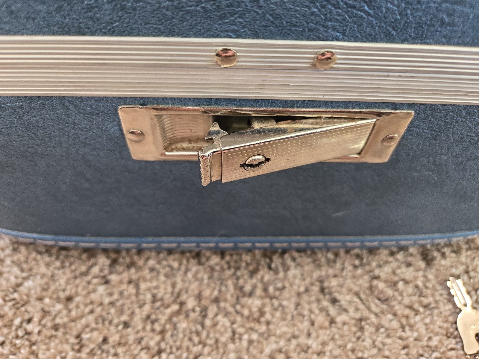 Vtg 70s JCPenny Metallic Blue Vinyl Makeup Vanity Travel Train Case W/Keys USA