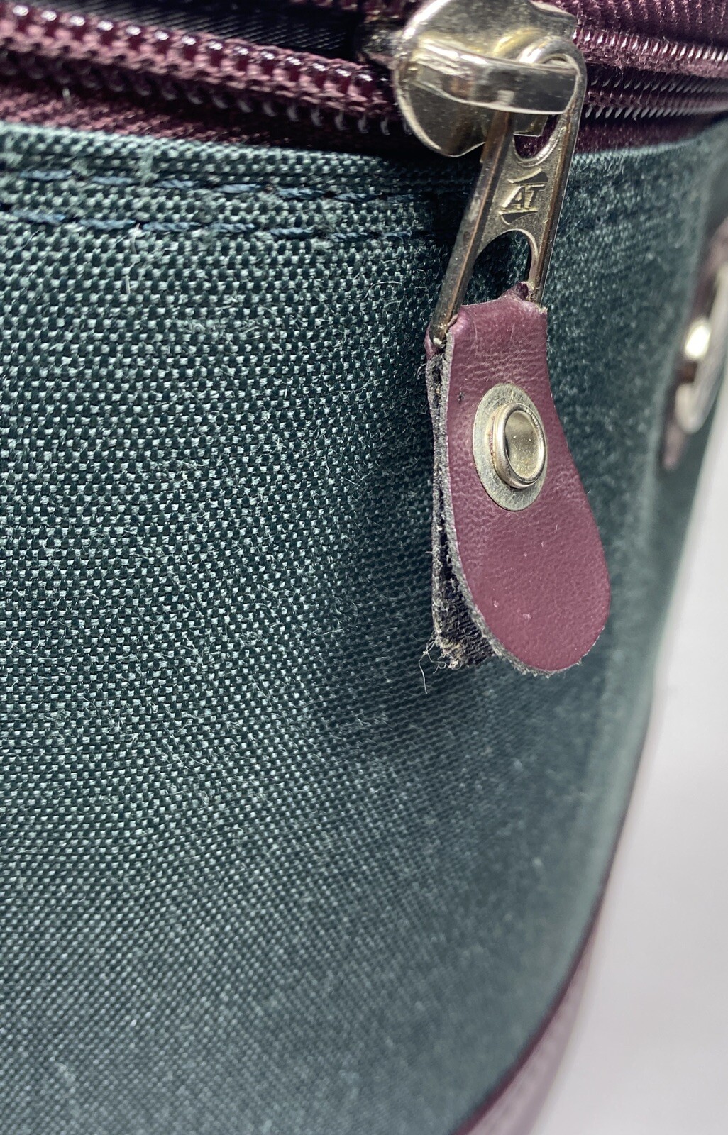 American Tourist Forest Green Luggage/Make-Up Case