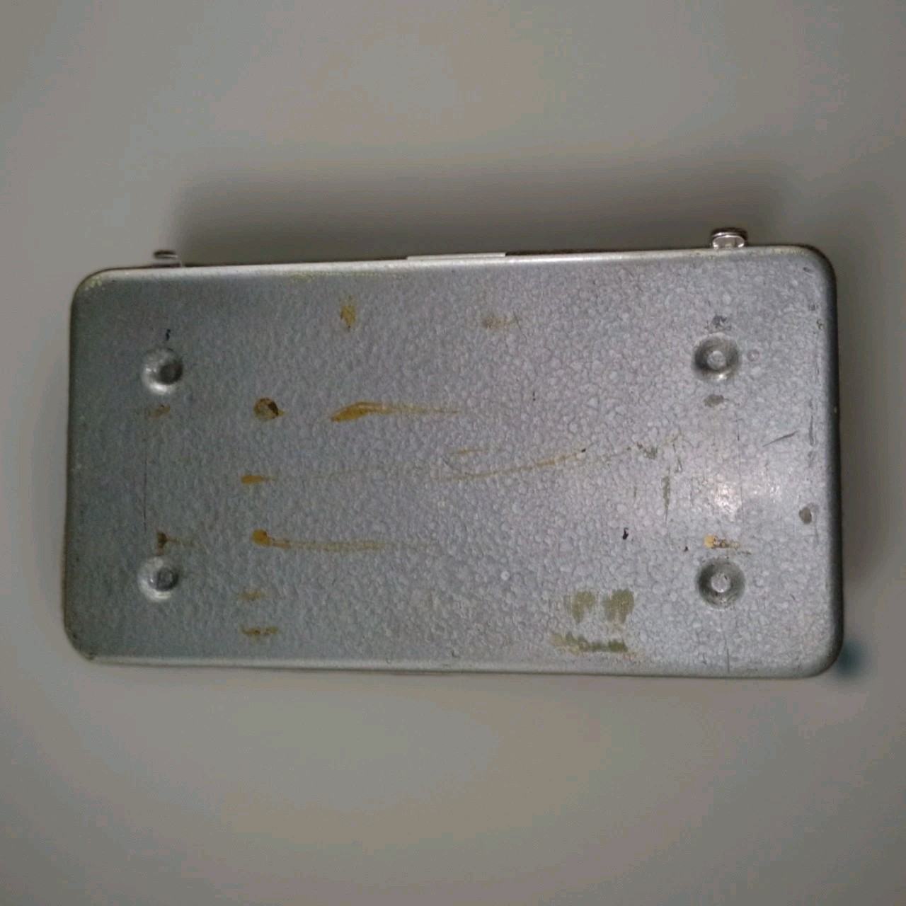 vintage metal suitcase 18″x 9″x 6″